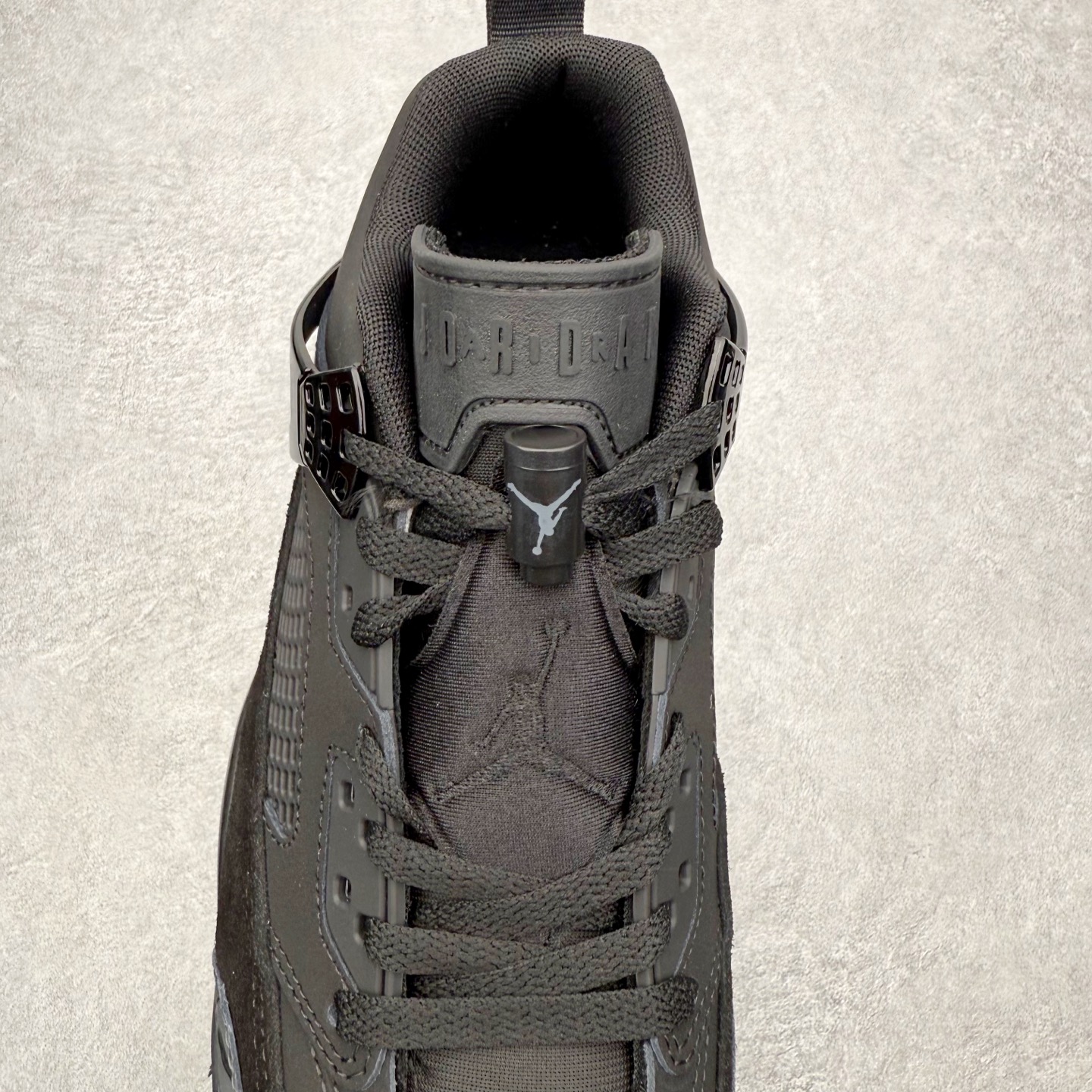 图片[5]-Jordan Spizike Low AJ复古低帮篮球鞋 FQ1759-001 这款鞋子著名导演斯派克李的Jordan Spizike专属 预计于明年夏季推出全新低帮版本 将包括三款配色 经典爆裂纹非常复古 两款配色分别以大学红和黑曜石蓝进行区分 鞋身设计中依旧带有大象爆裂纹、鞋侧束带、塑胶网布等经典元素 之后 在鞋舌、内衬以及鞋底等位置缀以大学红和黑曜石蓝搭配 带来全新造型 尺码：36 36.5 37.5 38 38.5 39 40 40.5 41 42 42.5 43 44 44.5 45 46-选品中心