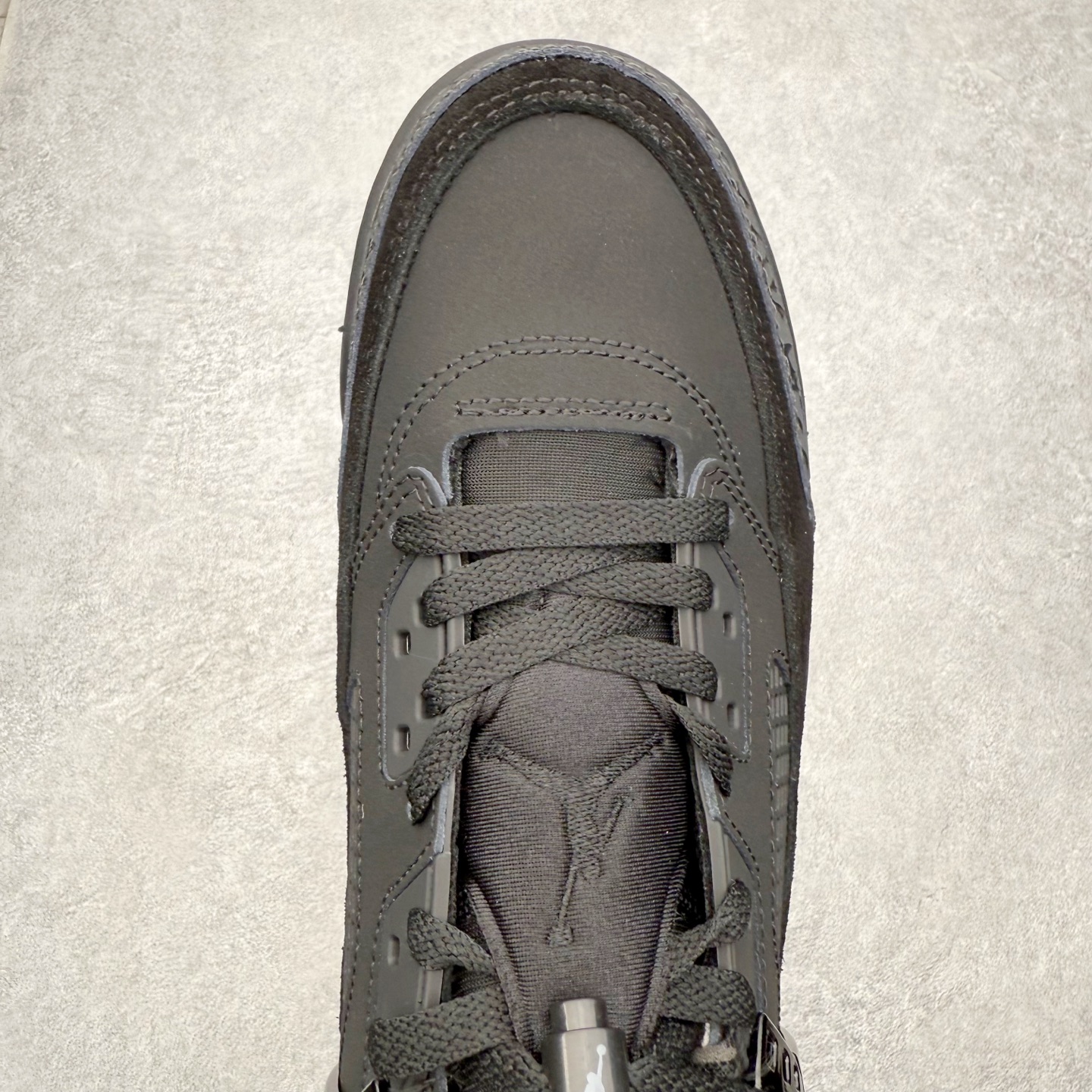 图片[4]-Jordan Spizike Low AJ复古低帮篮球鞋 FQ1759-001 这款鞋子著名导演斯派克李的Jordan Spizike专属 预计于明年夏季推出全新低帮版本 将包括三款配色 经典爆裂纹非常复古 两款配色分别以大学红和黑曜石蓝进行区分 鞋身设计中依旧带有大象爆裂纹、鞋侧束带、塑胶网布等经典元素 之后 在鞋舌、内衬以及鞋底等位置缀以大学红和黑曜石蓝搭配 带来全新造型 尺码：36 36.5 37.5 38 38.5 39 40 40.5 41 42 42.5 43 44 44.5 45 46-选品中心