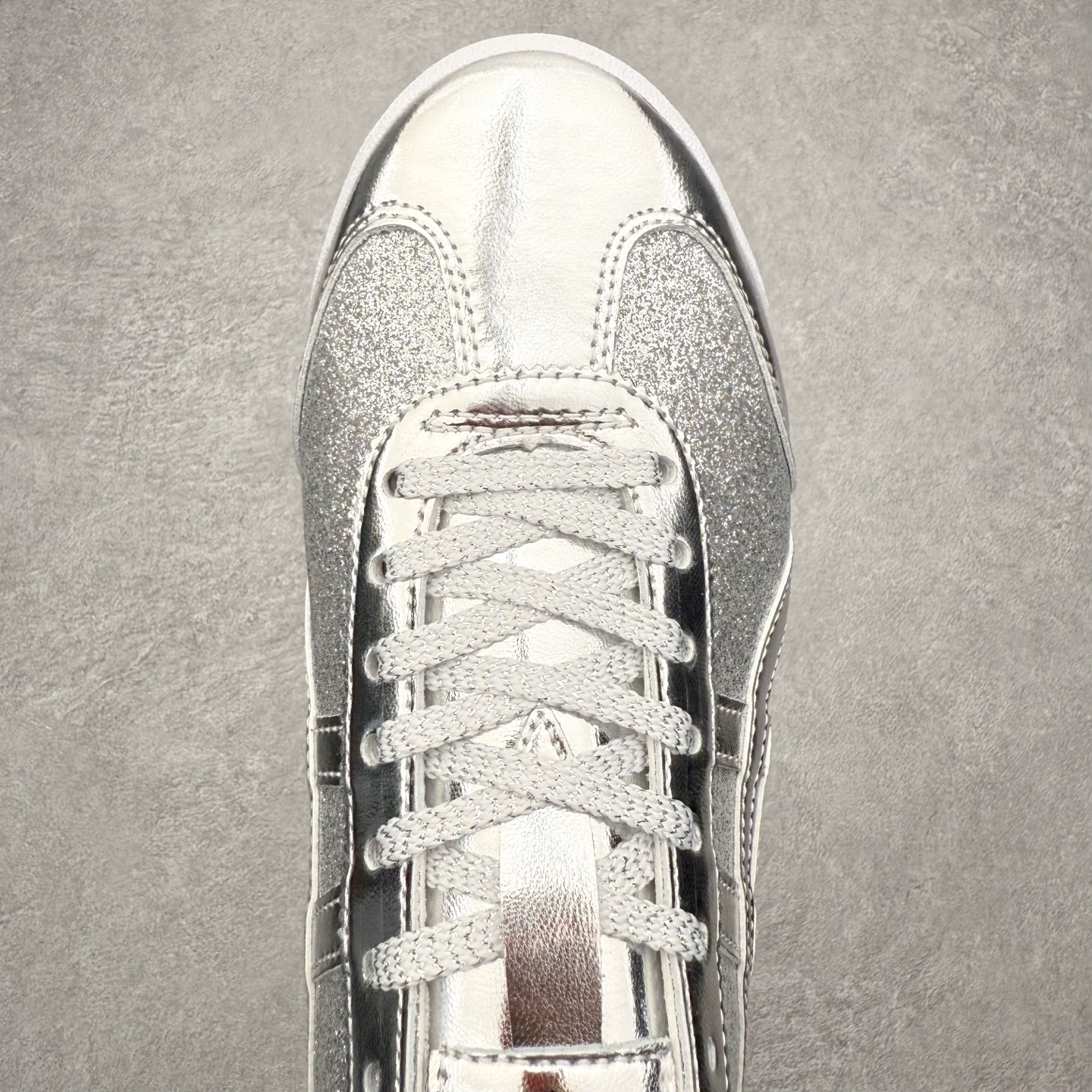 图片[4]-＃C版 Asics Onitsuka Tiger MEXICO 66 亚瑟士鬼冢虎复古经典板鞋 市场王者选手 海外订单工厂出品 长期生产补货永不断码 超成熟稳定的做工品控 原装全套纸板楦头开发 原汁原味 完美呈现版型 私模正确鞋底咬花纹路 一比一鞋头弧度高度鞋身弧度 绝不口嗨 细节品控鞋型随意秒杀市面 原档咬花纹路私模大底 一个单元有六个三角形 总体形拼接呈现花瓣状 官方四联吊牌 原装Ortholite轻量化鞋垫 原盒原配 质保卡 说明书 钢印防尘纸 纸板中底带钢印 乳胶组合鞋垫 支持全方位的对比专柜 产品从款式颜色造型上体现出追求舒适和细节的完美 鞋类更是推崇手工制作的严谨与完美 融舒适性与可穿性的设计风格 注重细节的完美和别致魅力 既保持稳重 又不失轻松的时尚感 尺码：36 37 37.5 38 39 39.5 40 40.5 41.5 42 42.5 43.5 44 45-选品中心