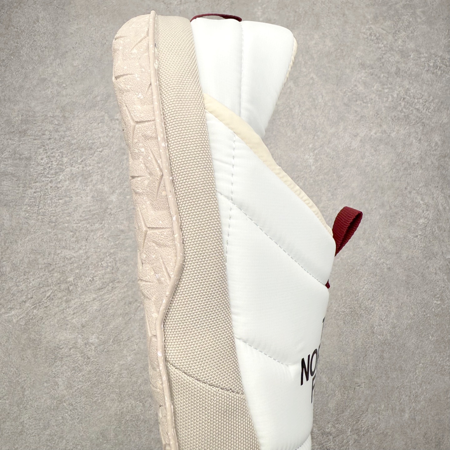 图片[6]-THE NORTH FACE 北面一脚蹬超轻保暖面包棉鞋 专业户外登山品牌（北面）The North Face自1966年创立，由两位热爱登山徒步的年轻登山者于美西旧金山开创，不断透过研发与创新，并且将最先进的技术结合在服装与鞋款设计，生产多种外型帅气且专业能力非常强的户外运动装备而备受欢迎。尺码：36 36.5 37.5 38 38.5 39 40 40.5 41 42 42.5 43 44 44.5 45-选品中心