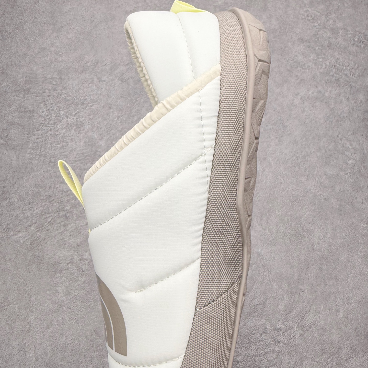 图片[7]-THE NORTH FACE 北面一脚蹬超轻保暖面包棉鞋 专业户外登山品牌（北面）The North Face自1966年创立，由两位热爱登山徒步的年轻登山者于美西旧金山开创，不断透过研发与创新，并且将最先进的技术结合在服装与鞋款设计，生产多种外型帅气且专业能力非常强的户外运动装备而备受欢迎。尺码：36 36.5 37.5 38 38.5 39 40 40.5 41 42 42.5 43 44 44.5 45-选品中心