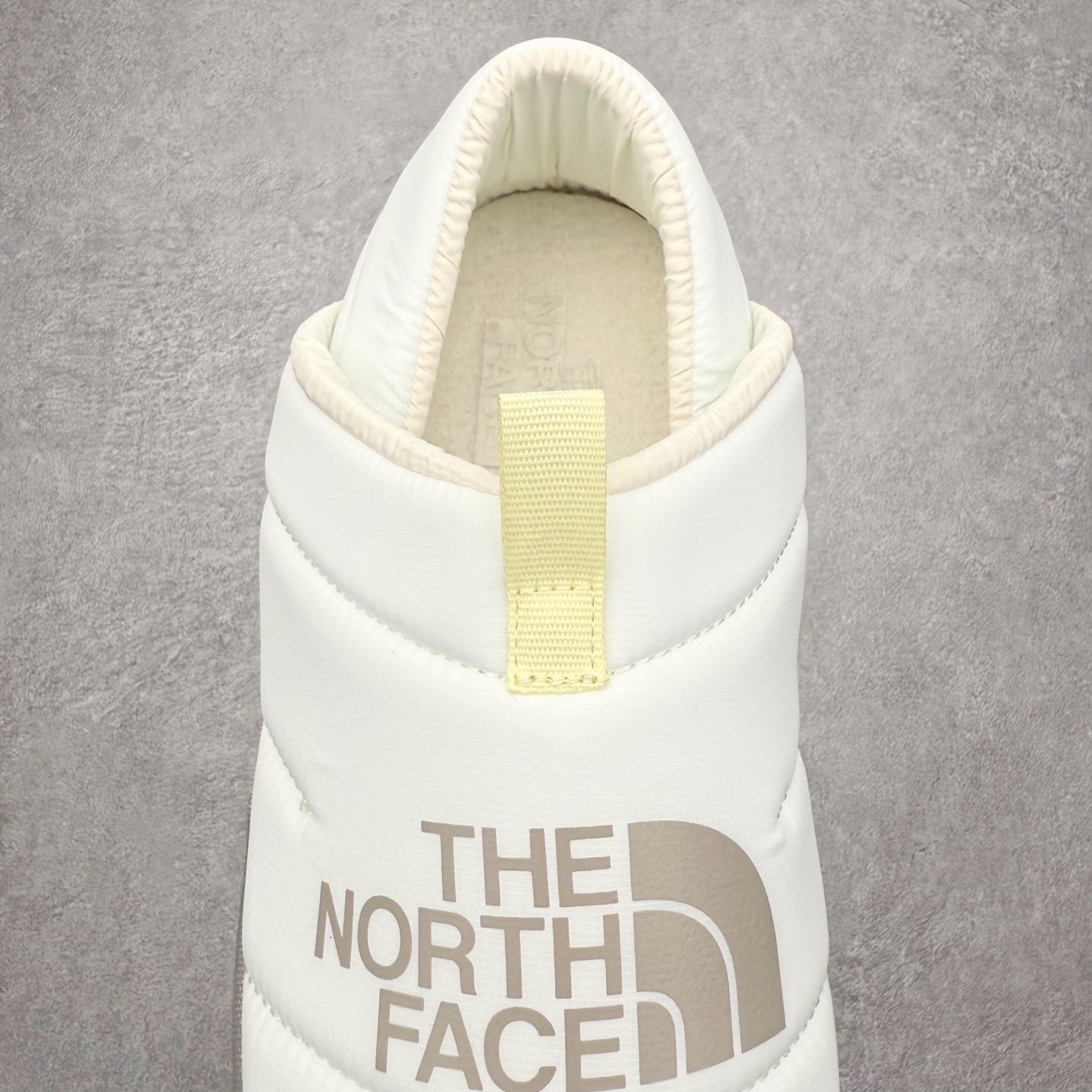 图片[5]-THE NORTH FACE 北面一脚蹬超轻保暖面包棉鞋 专业户外登山品牌（北面）The North Face自1966年创立，由两位热爱登山徒步的年轻登山者于美西旧金山开创，不断透过研发与创新，并且将最先进的技术结合在服装与鞋款设计，生产多种外型帅气且专业能力非常强的户外运动装备而备受欢迎。尺码：36 36.5 37.5 38 38.5 39 40 40.5 41 42 42.5 43 44 44.5 45-选品中心