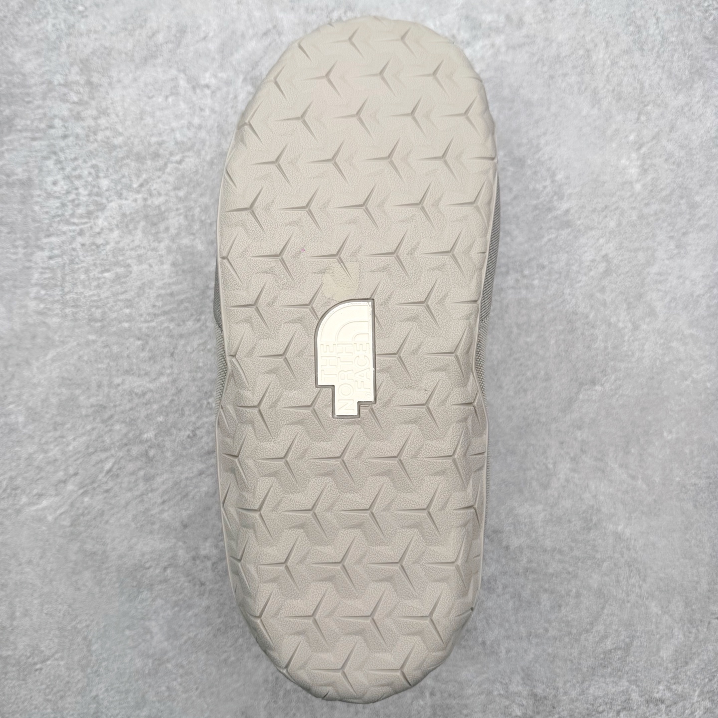 图片[9]-THE NORTH FACE 北面一脚蹬超轻保暖面包棉鞋 专业户外登山品牌（北面）The North Face自1966年创立，由两位热爱登山徒步的年轻登山者于美西旧金山开创，不断透过研发与创新，并且将最先进的技术结合在服装与鞋款设计，生产多种外型帅气且专业能力非常强的户外运动装备而备受欢迎。尺码：36 36.5 37.5 38 38.5 39 40 40.5 41 42 42.5 43 44 44.5 45-选品中心