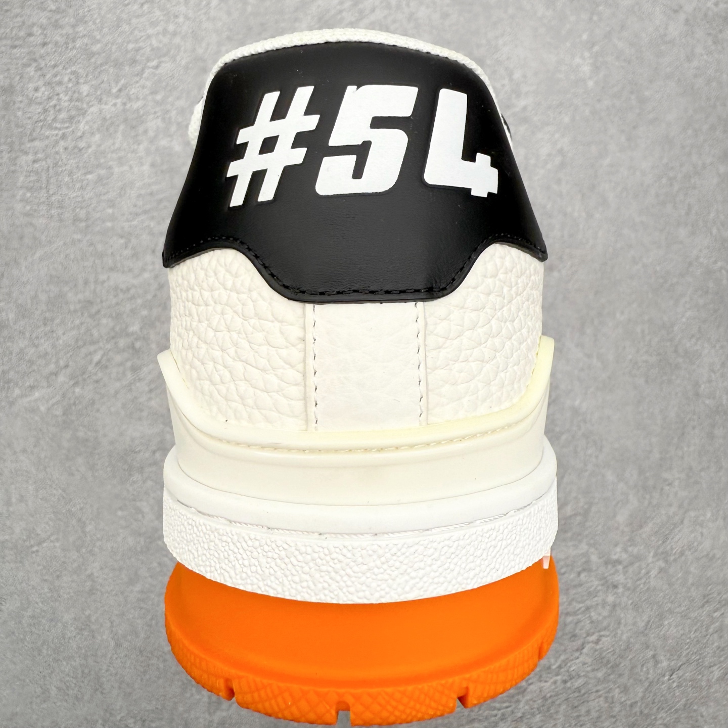 图片[8]-＃FS纯原福利 Louis Vuitton Trainer lv时装走秀运动鞋 实力大厂出品 平台专供 成熟的做工稳定的品控 完美鞋型超高的清洁度 零毛边线头瑕疵 全套原楦原纸版原鞋开模 全网最具灵魂的版型 正确原装黄色鞋盒 正确中底印花 鞋面印花3D高频深度立体 全鞋电脑针车 紧密相连 针距密度一致 环保乳胶注塑鞋垫 厚度脚感还原原版 皮面裁剪部位 统一油边封口工艺 原装橡胶大底含胶量大底组合零偏差 专柜全套包装 防尘袋 说明书 质保卡 男女鞋 尺码对应库存明细‼️-选品中心