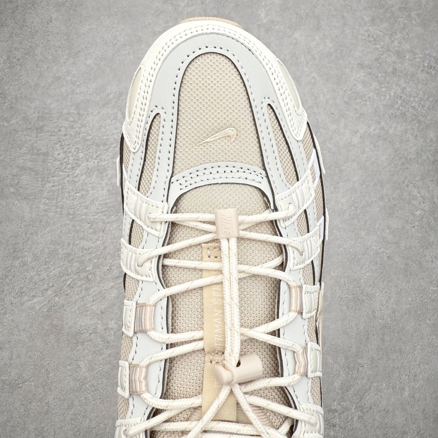 图片[4]-NK P-6000 系列低帮复古老爹风休闲运动舒适慢跑鞋 IM5237-100 融合 Pegasus 过往运动鞋设计 助力 21 世纪早期跑步运动跃升时尚新高度 采用透气网眼布、运动风格线条和耐穿覆面 兼具吸睛外观和舒适感受 中底泡绵以田径赛道为灵感 打造厚实设计 缔造出众缓震性能 尺码：36 36.5 37.5 38 38.5 39 40 40.5 41 42 42.5 43 44 44.5 45-选品中心