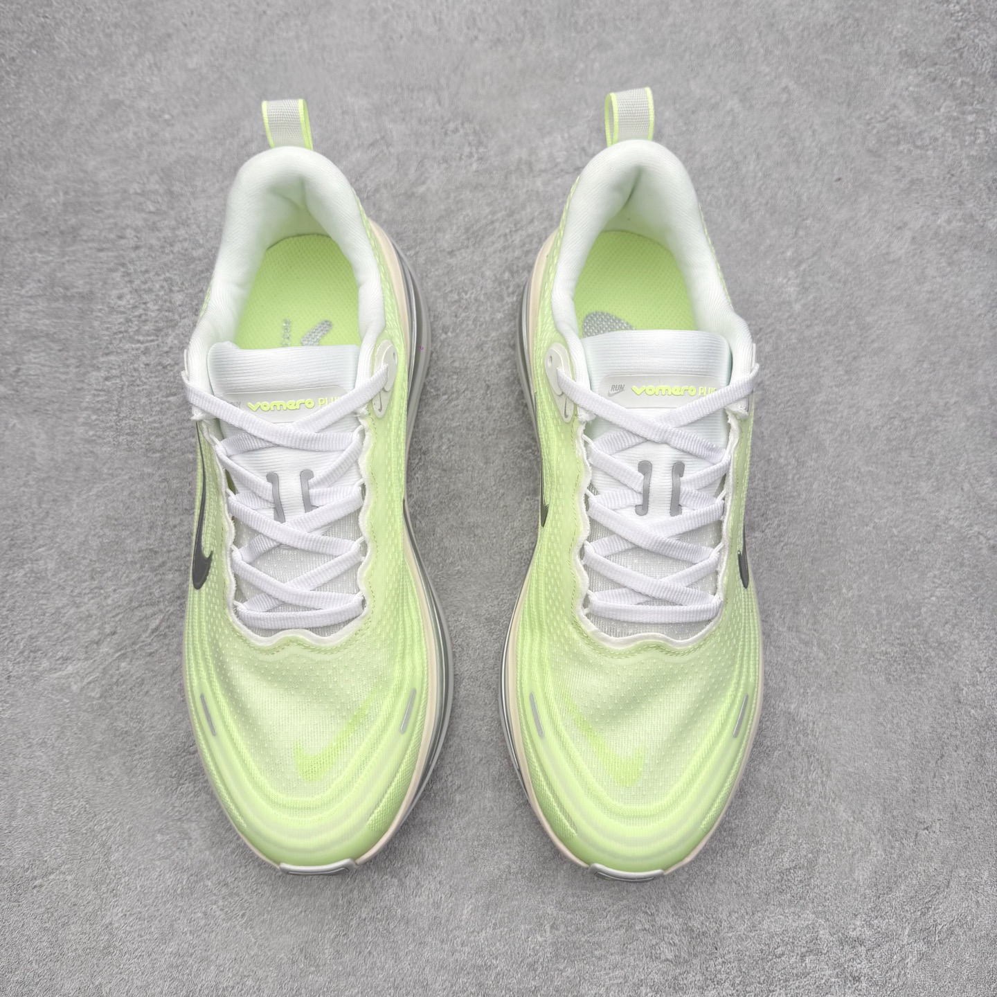 图片[2]-NK Vomero Plus 时尚舒适 网布防滑耐磨 低帮跑步鞋 实拍调校N版已经零色差零失真 百分百还原实物色彩所见即所得 不存在货不对板色差等低级问题 选购参考实物拍摄 不混卖不参货 只用心做好货严格选品 承诺混一赔十 尺码：36 36.5 37.5 38 38.5 39 40 40.5 41 42 42.5 43 44 44.5 45-选品中心