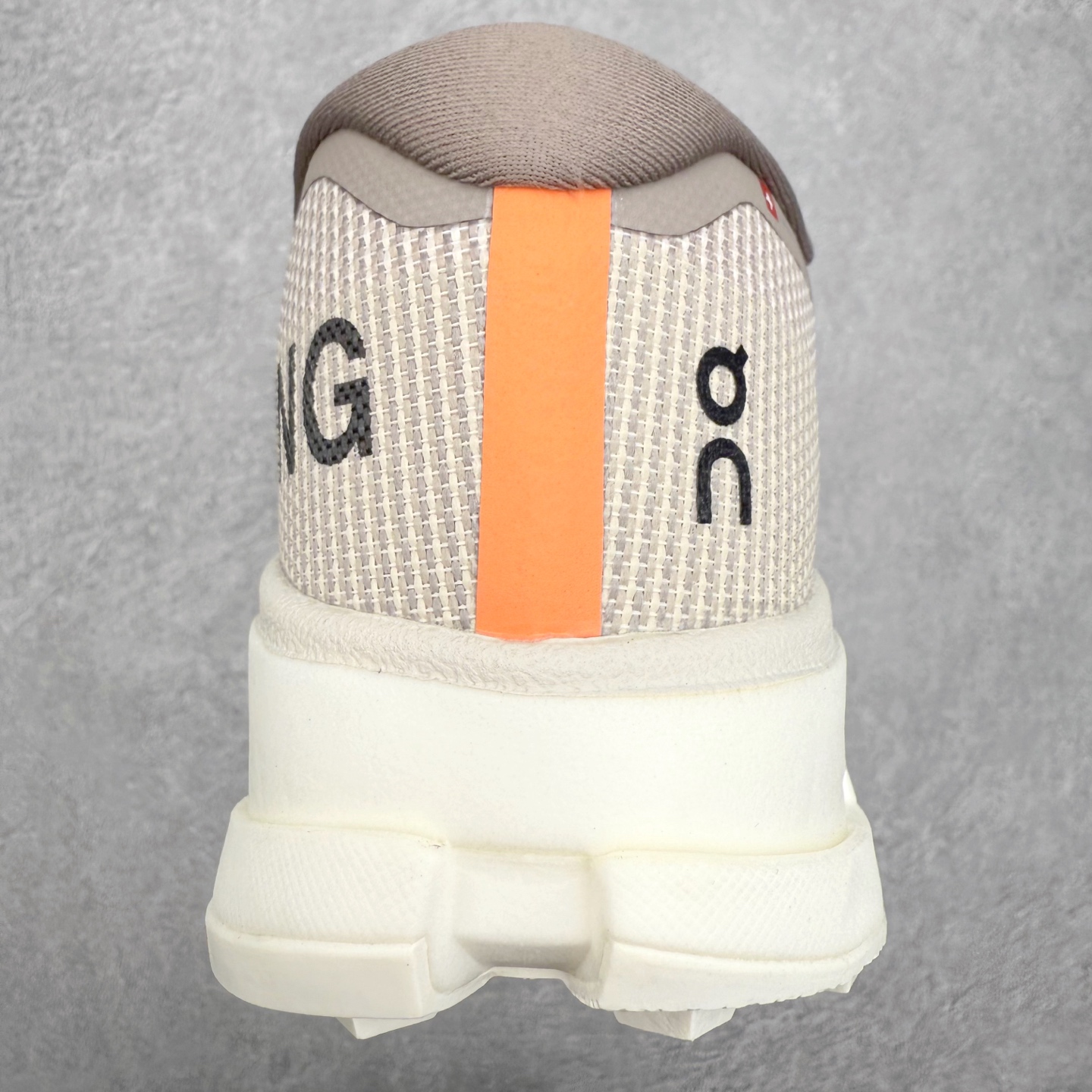 图片[8]-On昂跑 Cloudultra Pro 百搭舒适透气 低帮跑步鞋 此运动品牌 开创于2010年 缓震着陆、强效回弹、轻柔质感的设计构思始终是ON研制关键 与此同时基于“为全球提供革新性的跑步感受”信念 陆续推出了多款跑鞋及其以专业运动人体跑步工程学为设计关键的功能性跑步服饰设备 让跑者不费力气地畅快畅跑 尺码：36 36.5 37.5 38 38.5 39 40 40.5 41 42 42.5 43 44 44.5 45-选品中心