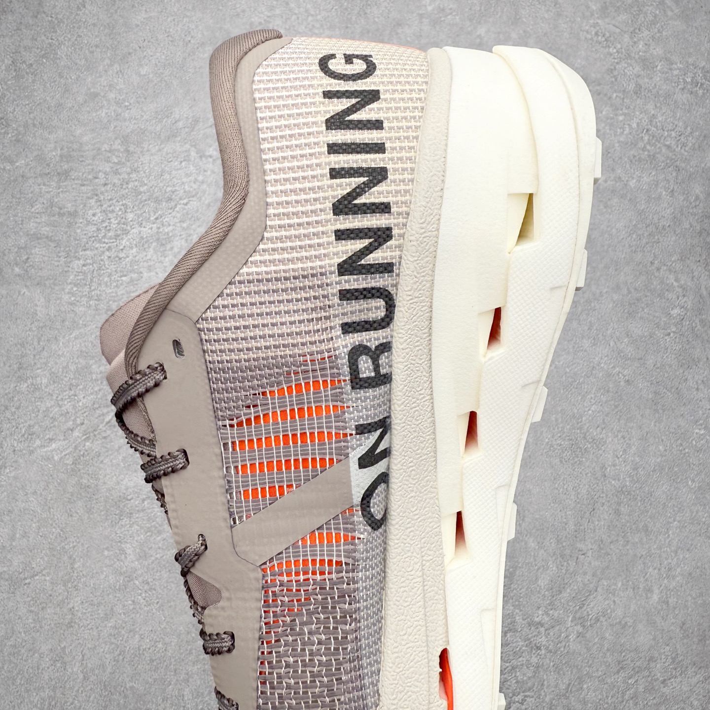 图片[7]-On昂跑 Cloudultra Pro 百搭舒适透气 低帮跑步鞋 此运动品牌 开创于2010年 缓震着陆、强效回弹、轻柔质感的设计构思始终是ON研制关键 与此同时基于“为全球提供革新性的跑步感受”信念 陆续推出了多款跑鞋及其以专业运动人体跑步工程学为设计关键的功能性跑步服饰设备 让跑者不费力气地畅快畅跑 尺码：36 36.5 37.5 38 38.5 39 40 40.5 41 42 42.5 43 44 44.5 45-选品中心