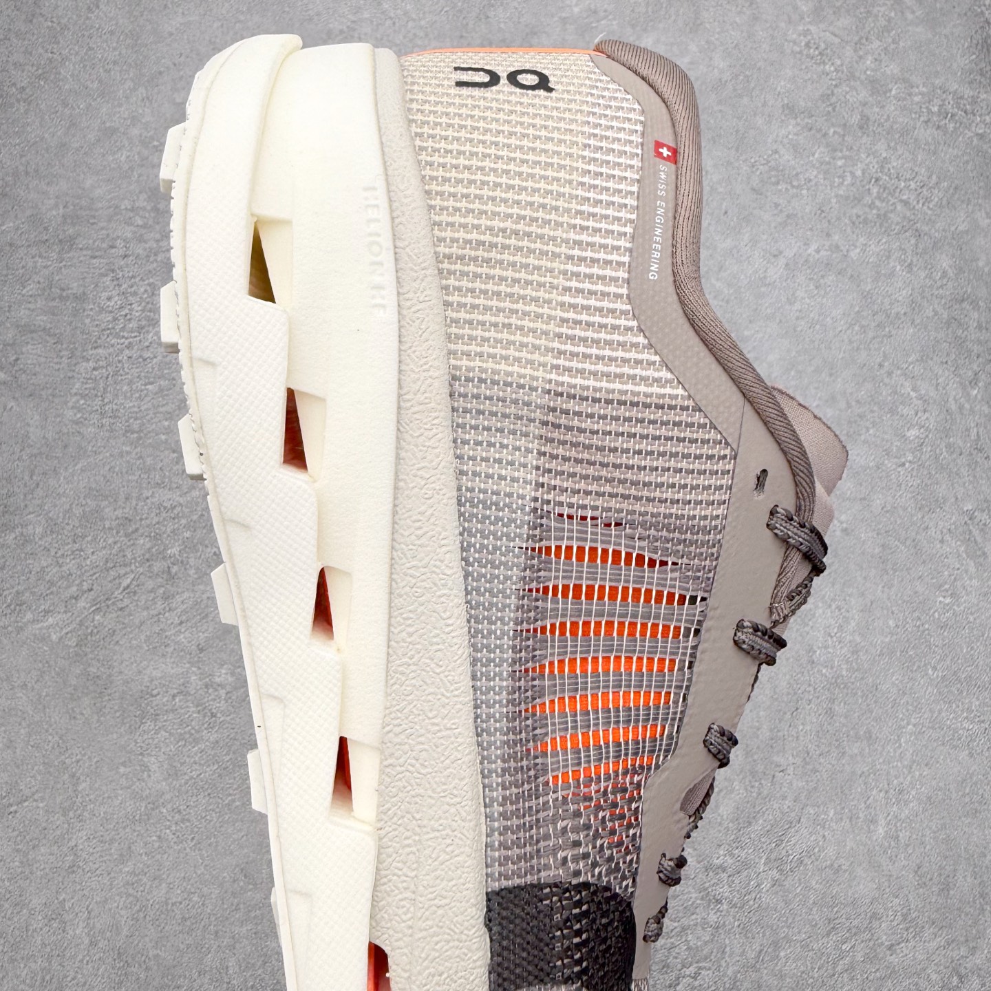 图片[6]-On昂跑 Cloudultra Pro 百搭舒适透气 低帮跑步鞋 此运动品牌 开创于2010年 缓震着陆、强效回弹、轻柔质感的设计构思始终是ON研制关键 与此同时基于“为全球提供革新性的跑步感受”信念 陆续推出了多款跑鞋及其以专业运动人体跑步工程学为设计关键的功能性跑步服饰设备 让跑者不费力气地畅快畅跑 尺码：36 36.5 37.5 38 38.5 39 40 40.5 41 42 42.5 43 44 44.5 45-选品中心