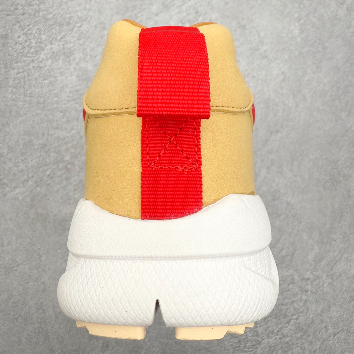 图片[8]-Tom Sachs x NK Craft Mars Yard 2.0 联名宇航员神游太空百搭休闲运动透气慢跑鞋 正确原厂钢印 正确中底针车工艺 原装配件原盒原标 原装进口鞋垫 进口乳胶#原档案私模大底打造 韩国大宇原厂网纱 台湾进口丝绒猪巴革材质饰片 中底外后侧带四杠竖纹原装鞋垫 泡棉乳胶缓震 全套完美原装配件及包装物 经过五年时间的等待 被视为神级球鞋之作的 Craft Mars Yard 终于以 2.0 的姿态回归 艺术家 Tom Sachs 在延续经典外观与配色组合的同时 将Craft Mars Yard 进行全面升级 以更加透气的涤纶经编针织网眼取代之前的特殊 Vectran 材质 并在鞋面上加入 X 型走线提高耐磨特性 而经过改良之后的 SFB 特种部队靴大底亦更加适合在城市环境着用 此外网面层和软木层的双内底设计更是为营造赤脚穿着体验特别优化 尺码：36 36.5 37.5 38 38.5 39 40 40.5 41 42 42.5 43 44 44.5 45-选品中心