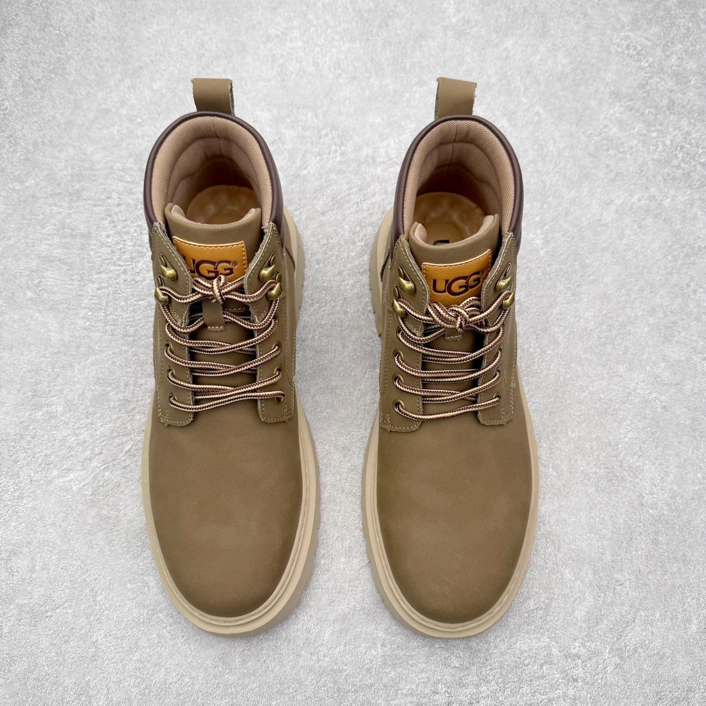 图片[2]-＃福利特价 UGG Tasman Weather Hybrid 塔斯曼混合系列户外中帮休闲马丁靴雪地靴UGG秋冬新品 秋冬必备（内里加绒保暖🔥）时尚休闲马丁靴雪地靴系列 代购专供品质 面料采用进口头层牛皮材质 鞋内里采用🔥毛茸一体内里保暖锁热。外置防滑橡胶大底 系带设计 穿脱十分方便 采用TPU模压定型真皮鞋面材质#科技外底防滑,耐磨性和良好的弹性！尺码：39-44-选品中心