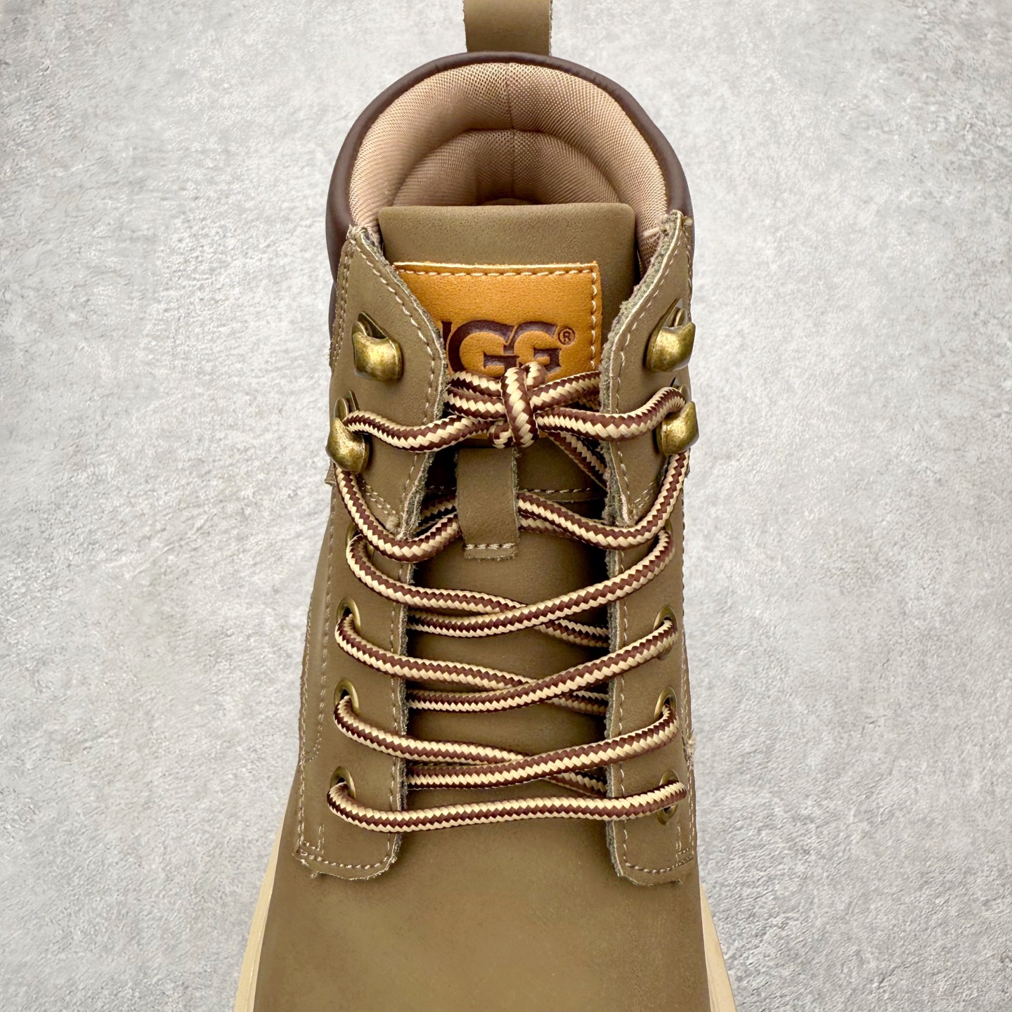 图片[5]-＃福利特价 UGG Tasman Weather Hybrid 塔斯曼混合系列户外中帮休闲马丁靴雪地靴UGG秋冬新品 秋冬必备（内里加绒保暖🔥）时尚休闲马丁靴雪地靴系列 代购专供品质 面料采用进口头层牛皮材质 鞋内里采用🔥毛茸一体内里保暖锁热。外置防滑橡胶大底 系带设计 穿脱十分方便 采用TPU模压定型真皮鞋面材质#科技外底防滑,耐磨性和良好的弹性！尺码：39-44-选品中心