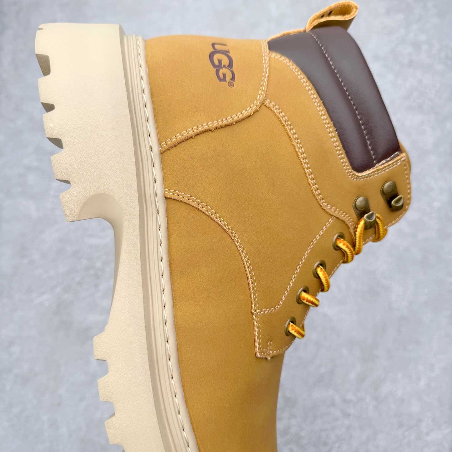 图片[6]-＃福利特价 UGG Tasman Weather Hybrid 塔斯曼混合系列户外中帮休闲马丁靴雪地靴UGG秋冬新品 秋冬必备（内里加绒保暖🔥）时尚休闲马丁靴雪地靴系列 代购专供品质 面料采用进口头层牛皮材质 鞋内里采用🔥毛茸一体内里保暖锁热。外置防滑橡胶大底 系带设计 穿脱十分方便 采用TPU模压定型真皮鞋面材质#科技外底防滑,耐磨性和良好的弹性！尺码：39-44-选品中心