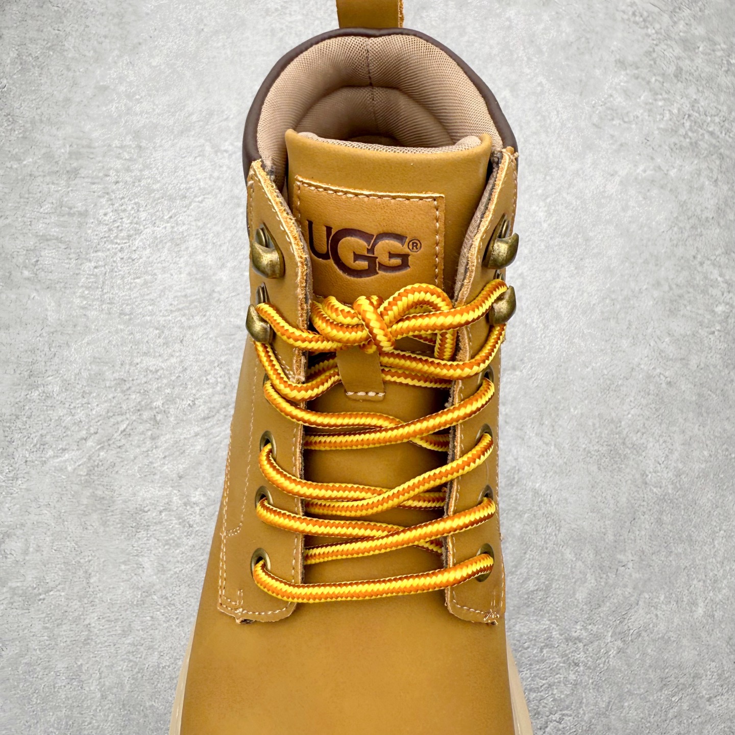 图片[5]-＃福利特价 UGG Tasman Weather Hybrid 塔斯曼混合系列户外中帮休闲马丁靴雪地靴UGG秋冬新品 秋冬必备（内里加绒保暖🔥）时尚休闲马丁靴雪地靴系列 代购专供品质 面料采用进口头层牛皮材质 鞋内里采用🔥毛茸一体内里保暖锁热。外置防滑橡胶大底 系带设计 穿脱十分方便 采用TPU模压定型真皮鞋面材质#科技外底防滑,耐磨性和良好的弹性！尺码：39-44-选品中心