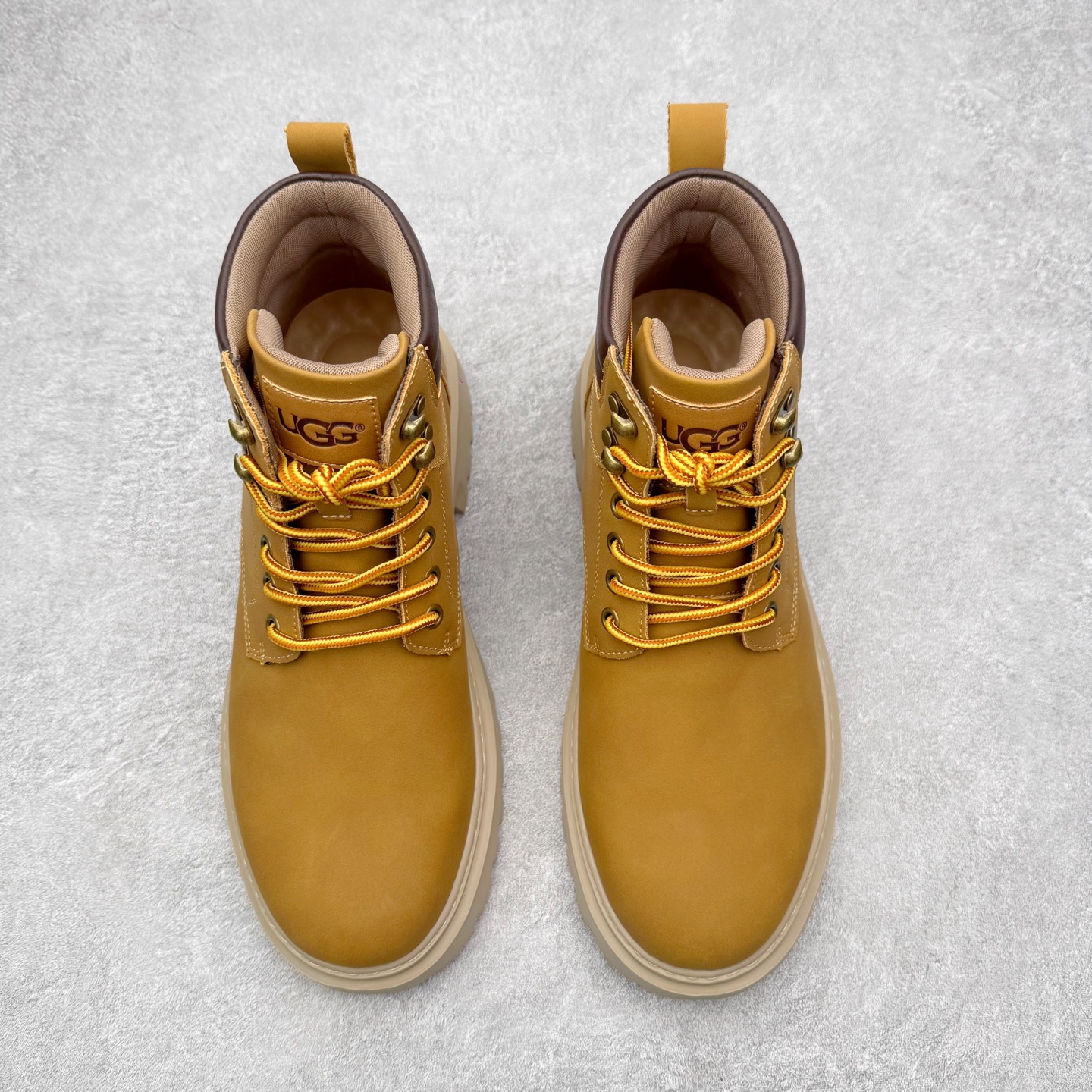 图片[2]-＃福利特价 UGG Tasman Weather Hybrid 塔斯曼混合系列户外中帮休闲马丁靴雪地靴UGG秋冬新品 秋冬必备（内里加绒保暖🔥）时尚休闲马丁靴雪地靴系列 代购专供品质 面料采用进口头层牛皮材质 鞋内里采用🔥毛茸一体内里保暖锁热。外置防滑橡胶大底 系带设计 穿脱十分方便 采用TPU模压定型真皮鞋面材质#科技外底防滑,耐磨性和良好的弹性！尺码：39-44-选品中心