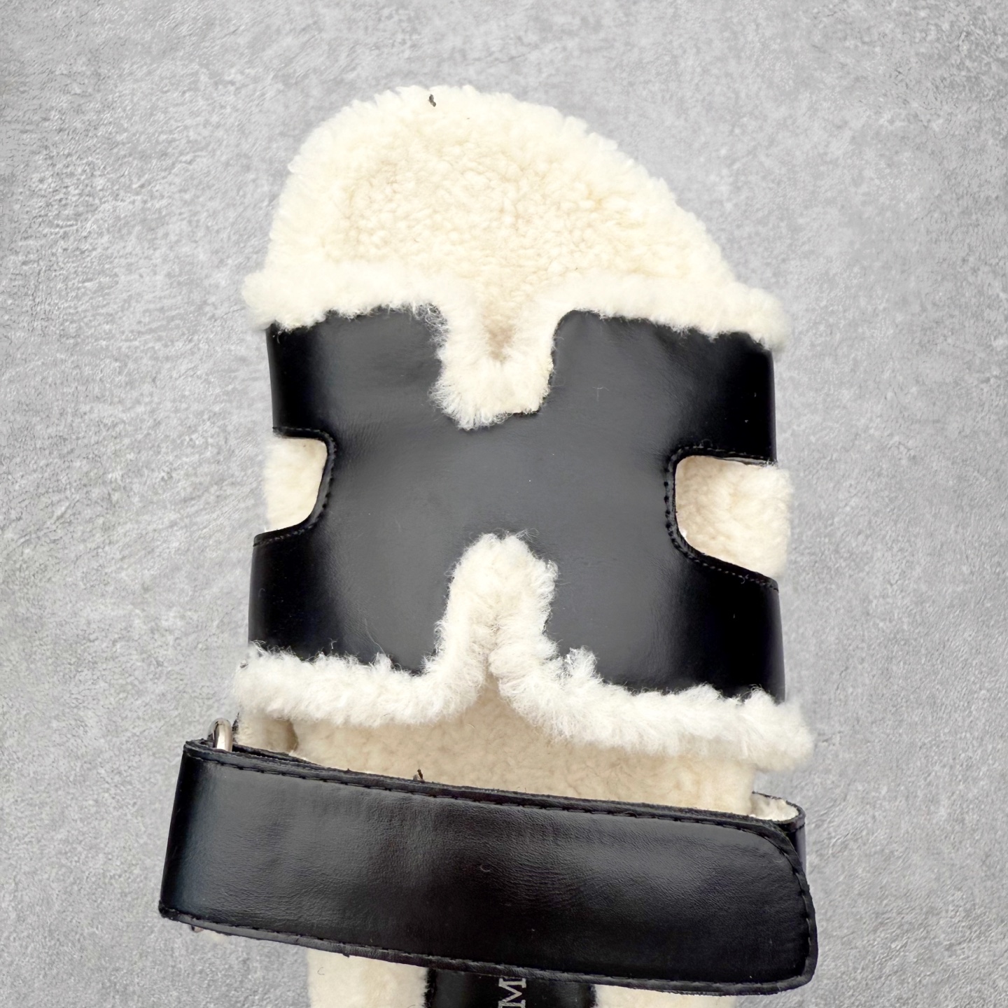 图片[4]-爱马仕经典爆款二舅羊毛拖火爆来袭 小红书爆款 秋冬穿搭必单品居家 出街百搭时尚超洋气配色极其丰富多彩 行走的托斯卡纳风 TPR防滑大底超轻盈 上脚超舒适无束缚感 尺码：35 36 37 38 39 40-选品中心