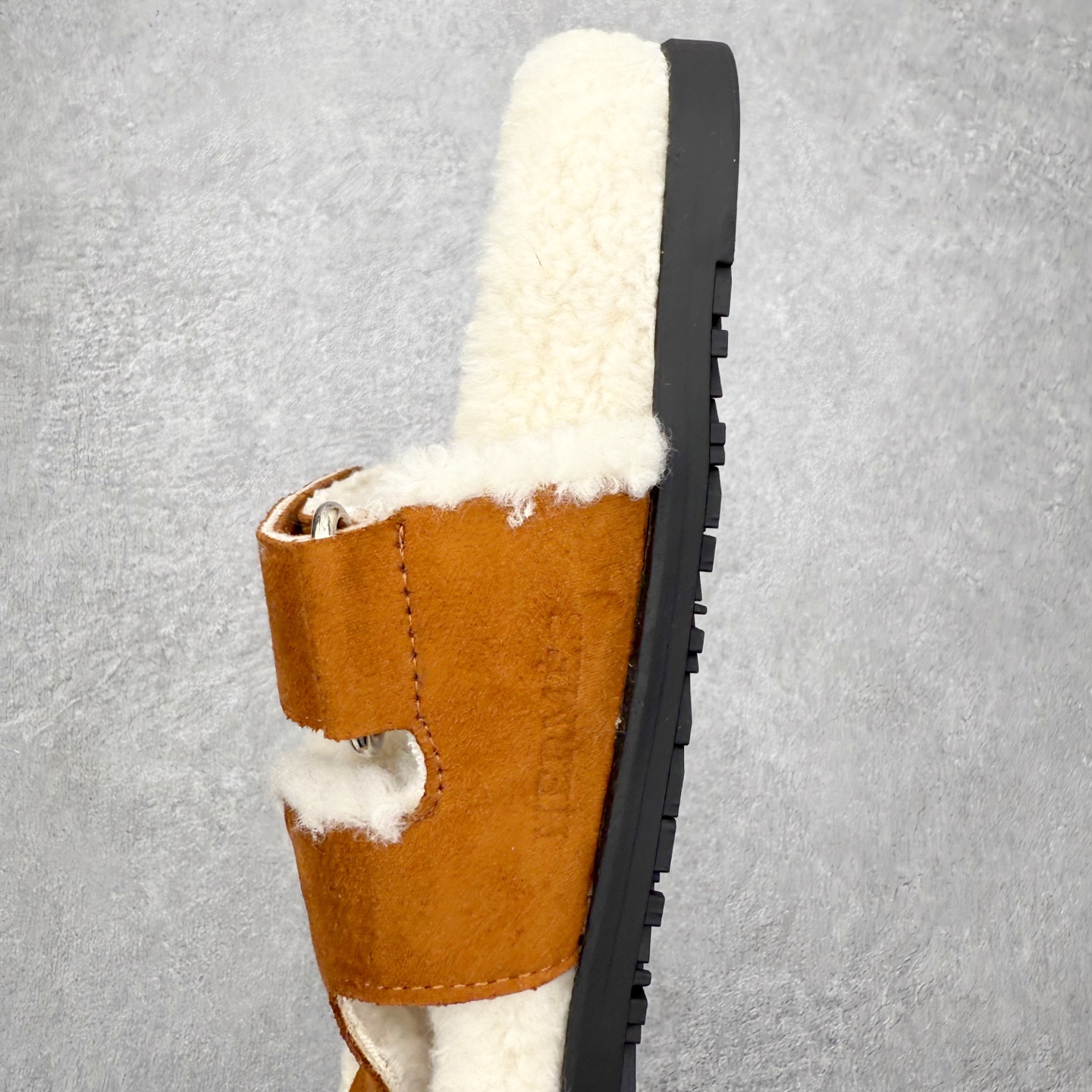 图片[7]-爱马仕经典爆款二舅羊毛拖火爆来袭 小红书爆款 秋冬穿搭必单品居家 出街百搭时尚超洋气配色极其丰富多彩 行走的托斯卡纳风 TPR防滑大底超轻盈 上脚超舒适无束缚感 尺码：35 36 37 38 39 40-选品中心