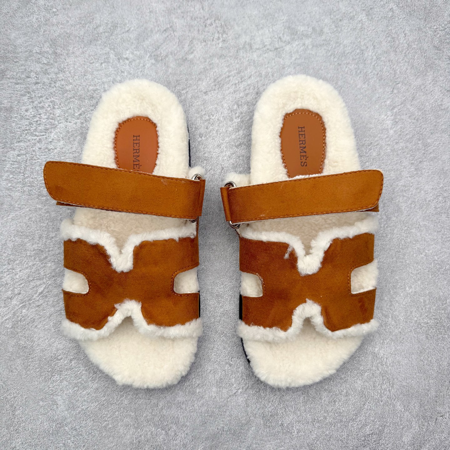 图片[2]-爱马仕经典爆款二舅羊毛拖火爆来袭 小红书爆款 秋冬穿搭必单品居家 出街百搭时尚超洋气配色极其丰富多彩 行走的托斯卡纳风 TPR防滑大底超轻盈 上脚超舒适无束缚感 尺码：35 36 37 38 39 40-选品中心