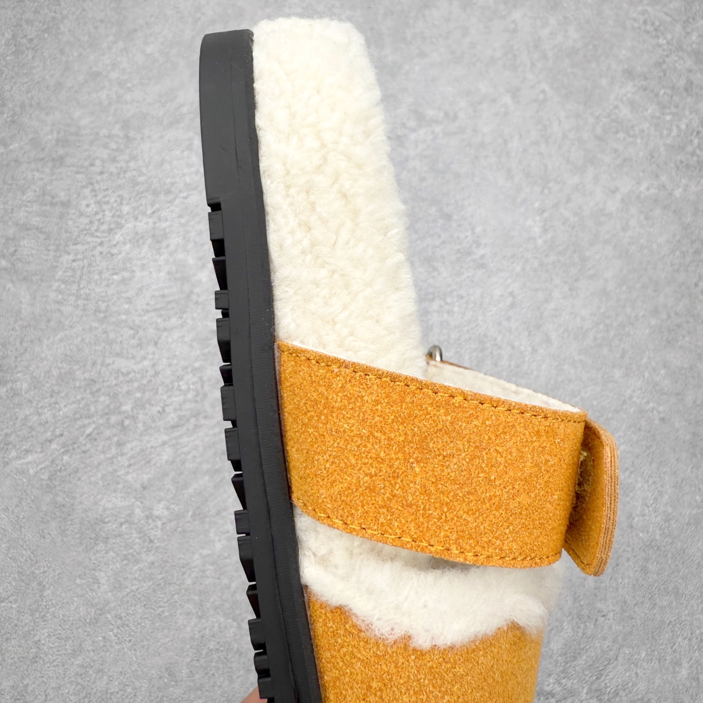 图片[6]-爱马仕经典爆款二舅羊毛拖火爆来袭 小红书爆款 秋冬穿搭必单品居家 出街百搭时尚超洋气配色极其丰富多彩 行走的托斯卡纳风 TPR防滑大底超轻盈 上脚超舒适无束缚感 尺码：35 36 37 38 39 40-选品中心