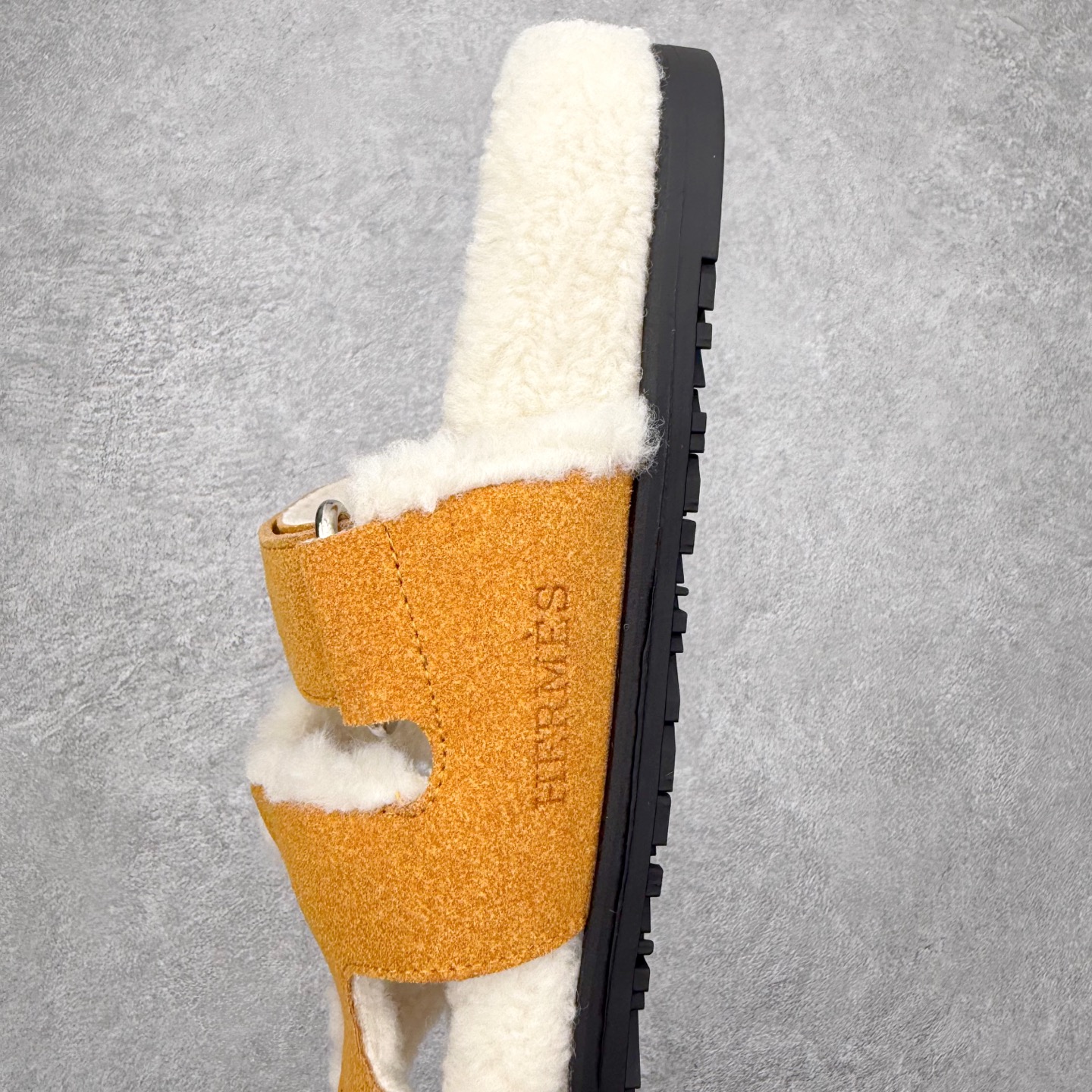 图片[7]-爱马仕经典爆款二舅羊毛拖火爆来袭 小红书爆款 秋冬穿搭必单品居家 出街百搭时尚超洋气配色极其丰富多彩 行走的托斯卡纳风 TPR防滑大底超轻盈 上脚超舒适无束缚感 尺码：35 36 37 38 39 40-选品中心