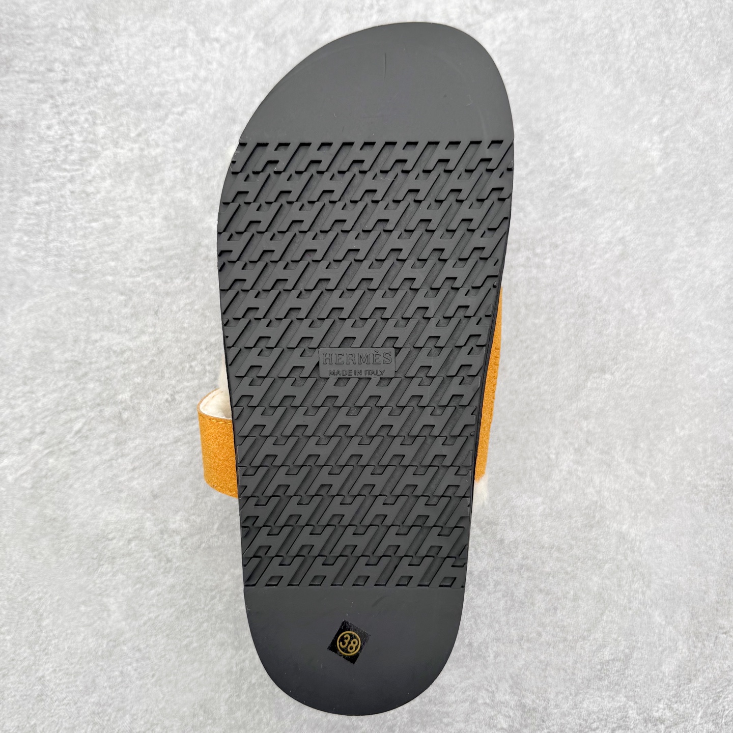 图片[9]-爱马仕经典爆款二舅羊毛拖火爆来袭 小红书爆款 秋冬穿搭必单品居家 出街百搭时尚超洋气配色极其丰富多彩 行走的托斯卡纳风 TPR防滑大底超轻盈 上脚超舒适无束缚感 尺码：35 36 37 38 39 40-选品中心