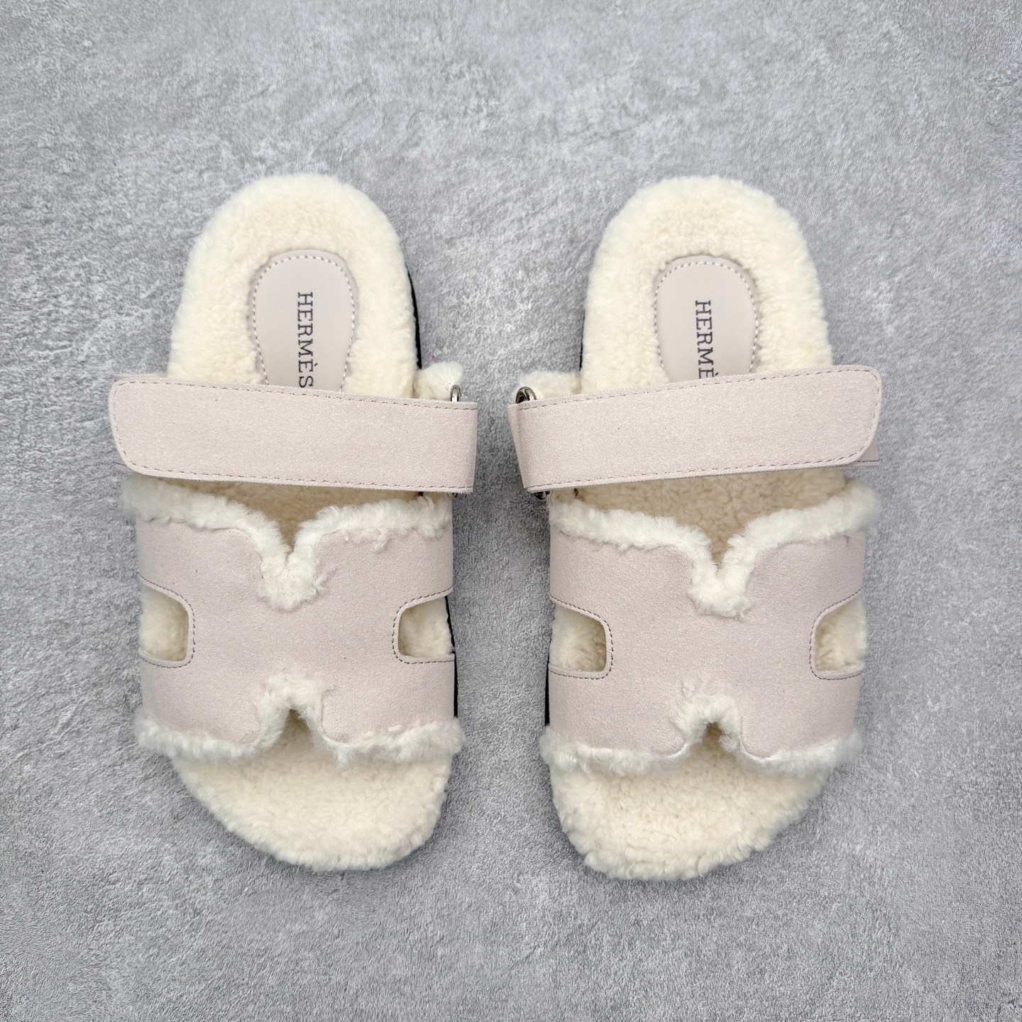 图片[2]-爱马仕经典爆款二舅羊毛拖火爆来袭 小红书爆款 秋冬穿搭必单品居家 出街百搭时尚超洋气配色极其丰富多彩 行走的托斯卡纳风 TPR防滑大底超轻盈 上脚超舒适无束缚感 尺码：35 36 37 38 39 40-选品中心