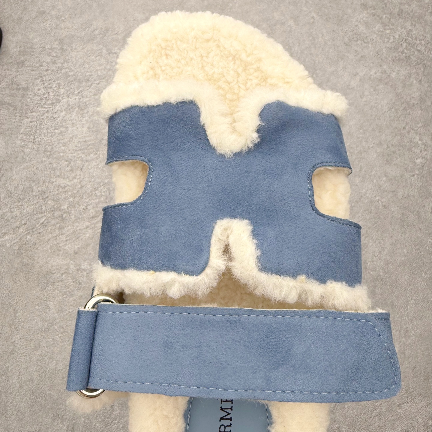 图片[4]-爱马仕经典爆款二舅羊毛拖火爆来袭 小红书爆款 秋冬穿搭必单品居家 出街百搭时尚超洋气配色极其丰富多彩 行走的托斯卡纳风 TPR防滑大底超轻盈 上脚超舒适无束缚感 尺码：35 36 37 38 39 40-选品中心