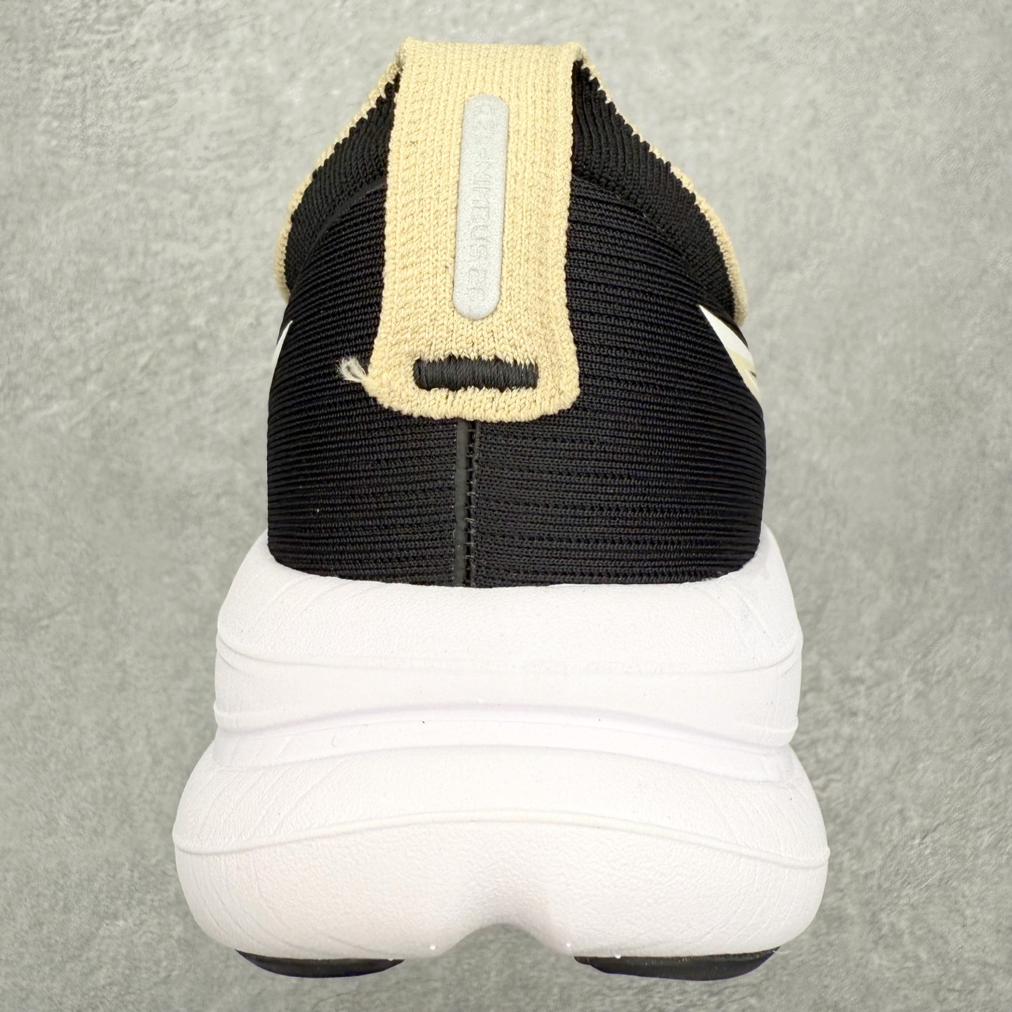 图片[8]-Asics GEL-Nimbus 28 亚瑟士缓震跑鞋 近年复古风潮的势头很旺 ASICS一直坚信保持身体的健康与活力是打造健康快乐的生活方式的最佳途径 ASICS为复古鞋型注入新设计 为玩家的街头穿搭提供了更多可能 GEL-NIMBUSTM9运动鞋最初是为中立和仰卧跑步者设计的长距离训练器 采用原始材料和关键细节重新设计 其Y2K时代的工业外观也被大胆的对比和色块所抵消 尺码：36 36.5 37.5 38 38.5 39 40 40.5 41.5 42 42.5 43.5 44 44.5 45-选品中心