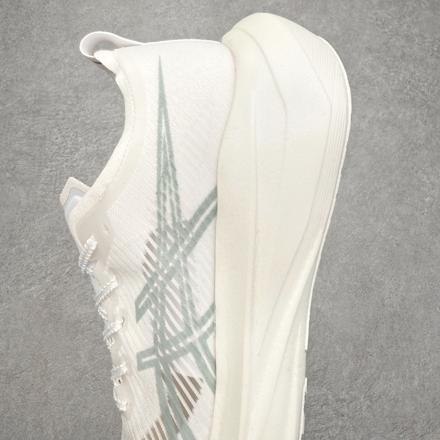 图片[7]-ASICS MEGABLAST MEGABLAST 亚瑟士经典百搭跑步鞋 近年复古风潮的势头很旺 ASICS一直坚信保持身体的健康与活力是打造健康快乐的生活方式的最佳途径 ASICS为复古鞋型注入新设计 为玩家的街头穿搭提供了更多可能 GEL-NIMBUSTM9运动鞋最初是为中立和仰卧跑步者设计的长距离训练器 采用原始材料和关键细节重新设计 其Y2K时代的工业外观也被大胆的对比和色块所抵消 尺码：36 36.5 37.5 38 38.5 39 40 40.5 41.5 42 42.5 43.5 44 44.5 45-选品中心