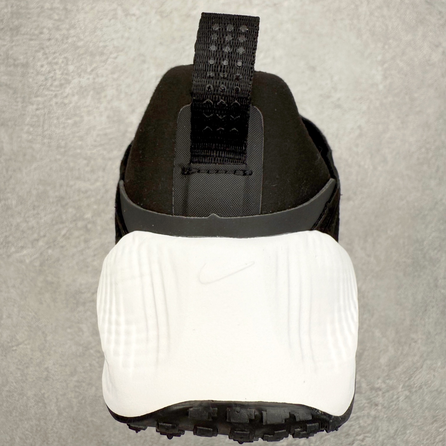 图片[8]-HYEIN SEO x NK Ava Rover 百搭舒适耐磨低帮跑步鞋 男女同款 流线型轮廓，通过轻薄物料鞋面结合 TPU 网格状支撑示人，增厚的中底材质选用 ReactX 加持，华夫外底收尾。鞋垫与后跟鞋提，克制点缀 Hyein Seo 字样。鞋垫与鞋提则采用菱形格纹的变化元素呈现。实拍调校N版已经零色差零失真 百分百还原实物色彩所见即所得 不存在货不对板色差等低级问题 选购参考实物拍摄 不混卖不参货 只用心做好货严格选品 承诺混一赔十 尺码：36 36.5 37.5 38 38.5 39 40 40.5 41 42 42.5 43 44 44.5 45-选品中心