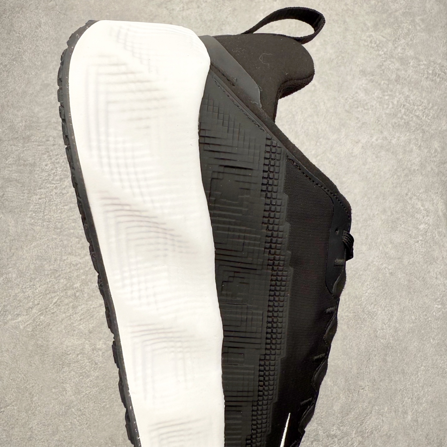 图片[6]-HYEIN SEO x NK Ava Rover 百搭舒适耐磨低帮跑步鞋 男女同款 流线型轮廓，通过轻薄物料鞋面结合 TPU 网格状支撑示人，增厚的中底材质选用 ReactX 加持，华夫外底收尾。鞋垫与后跟鞋提，克制点缀 Hyein Seo 字样。鞋垫与鞋提则采用菱形格纹的变化元素呈现。实拍调校N版已经零色差零失真 百分百还原实物色彩所见即所得 不存在货不对板色差等低级问题 选购参考实物拍摄 不混卖不参货 只用心做好货严格选品 承诺混一赔十 尺码：36 36.5 37.5 38 38.5 39 40 40.5 41 42 42.5 43 44 44.5 45-选品中心