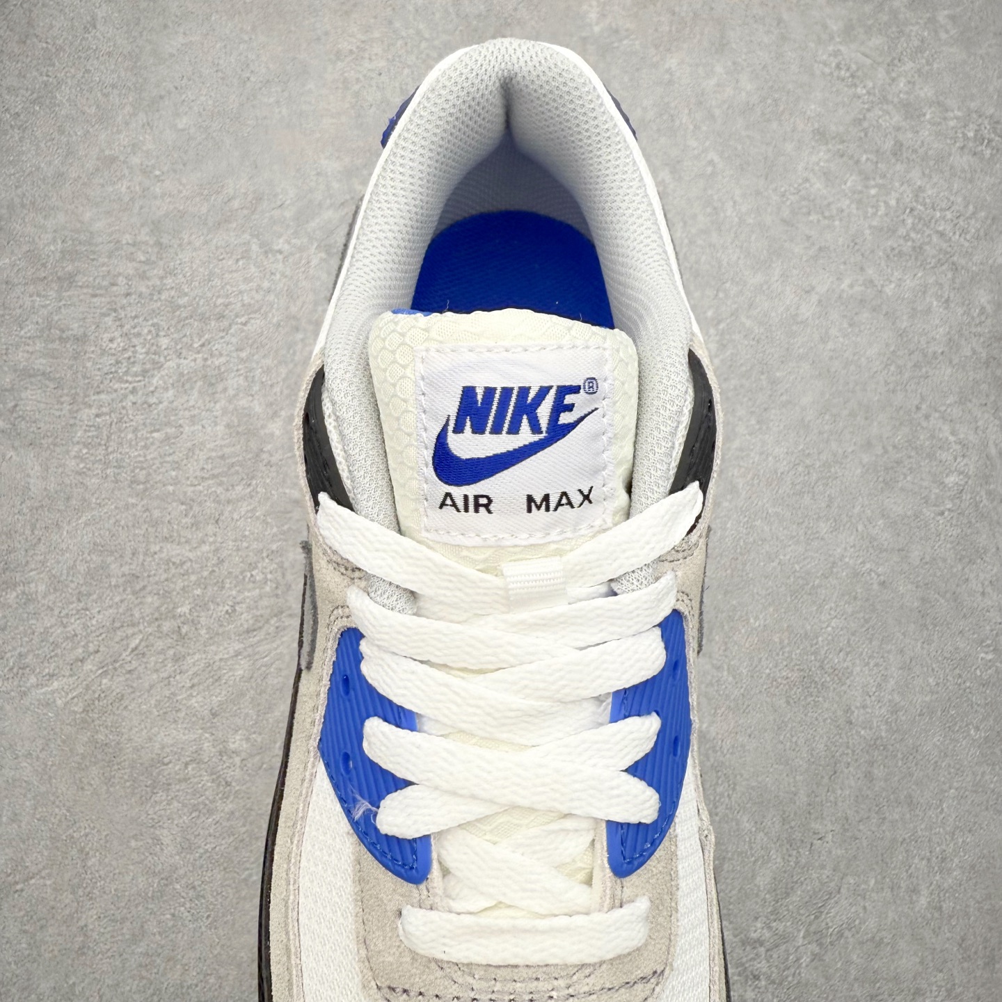 图片[5]-NK Air MAX 90 气垫复古减震跑步鞋 DM0029-112 经典重温 独家陆续补货 外单专供大厂出品 品质稳定 一百余色 终端操作 Air Max 90于1990年推出 来自Air Max系列 在Air Max 1的基础上改进而得 增加了气垫面积 外型上也更为流线 最特別的就是加入了菱纹塑胶嵌板 为Air Max 90增添了许多潮流气息 皮革鞋面 造就出色耐穿性和支撑力 Max Air缓震配置搭配泡棉中底 令Air Max 90轻盈而舒适 华夫格橡胶外底 铸就Air Max 90非凡的抓地力 而Air Max 90不仅是一双跑鞋 它成功跨越了时间的演进 成为了球鞋文化与潮流圈中最熟为人知的鞋款之一 尺码：36 36.5 37.5 38 38.5 39 40 40.5 41 42 42.5 43 44 44.5 45-选品中心