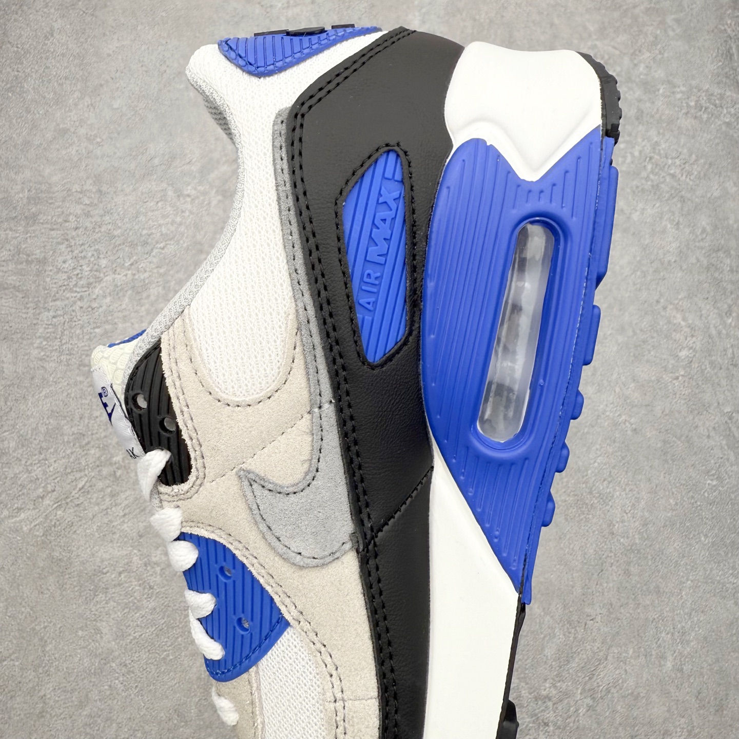 图片[7]-NK Air MAX 90 气垫复古减震跑步鞋 DM0029-112 经典重温 独家陆续补货 外单专供大厂出品 品质稳定 一百余色 终端操作 Air Max 90于1990年推出 来自Air Max系列 在Air Max 1的基础上改进而得 增加了气垫面积 外型上也更为流线 最特別的就是加入了菱纹塑胶嵌板 为Air Max 90增添了许多潮流气息 皮革鞋面 造就出色耐穿性和支撑力 Max Air缓震配置搭配泡棉中底 令Air Max 90轻盈而舒适 华夫格橡胶外底 铸就Air Max 90非凡的抓地力 而Air Max 90不仅是一双跑鞋 它成功跨越了时间的演进 成为了球鞋文化与潮流圈中最熟为人知的鞋款之一 尺码：36 36.5 37.5 38 38.5 39 40 40.5 41 42 42.5 43 44 44.5 45-选品中心