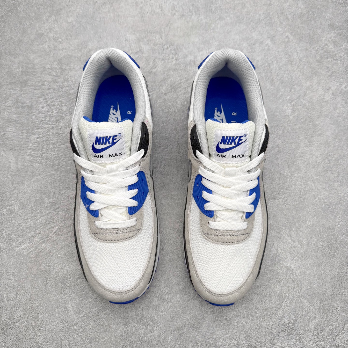 图片[2]-NK Air MAX 90 气垫复古减震跑步鞋 DM0029-112 经典重温 独家陆续补货 外单专供大厂出品 品质稳定 一百余色 终端操作 Air Max 90于1990年推出 来自Air Max系列 在Air Max 1的基础上改进而得 增加了气垫面积 外型上也更为流线 最特別的就是加入了菱纹塑胶嵌板 为Air Max 90增添了许多潮流气息 皮革鞋面 造就出色耐穿性和支撑力 Max Air缓震配置搭配泡棉中底 令Air Max 90轻盈而舒适 华夫格橡胶外底 铸就Air Max 90非凡的抓地力 而Air Max 90不仅是一双跑鞋 它成功跨越了时间的演进 成为了球鞋文化与潮流圈中最熟为人知的鞋款之一 尺码：36 36.5 37.5 38 38.5 39 40 40.5 41 42 42.5 43 44 44.5 45-选品中心