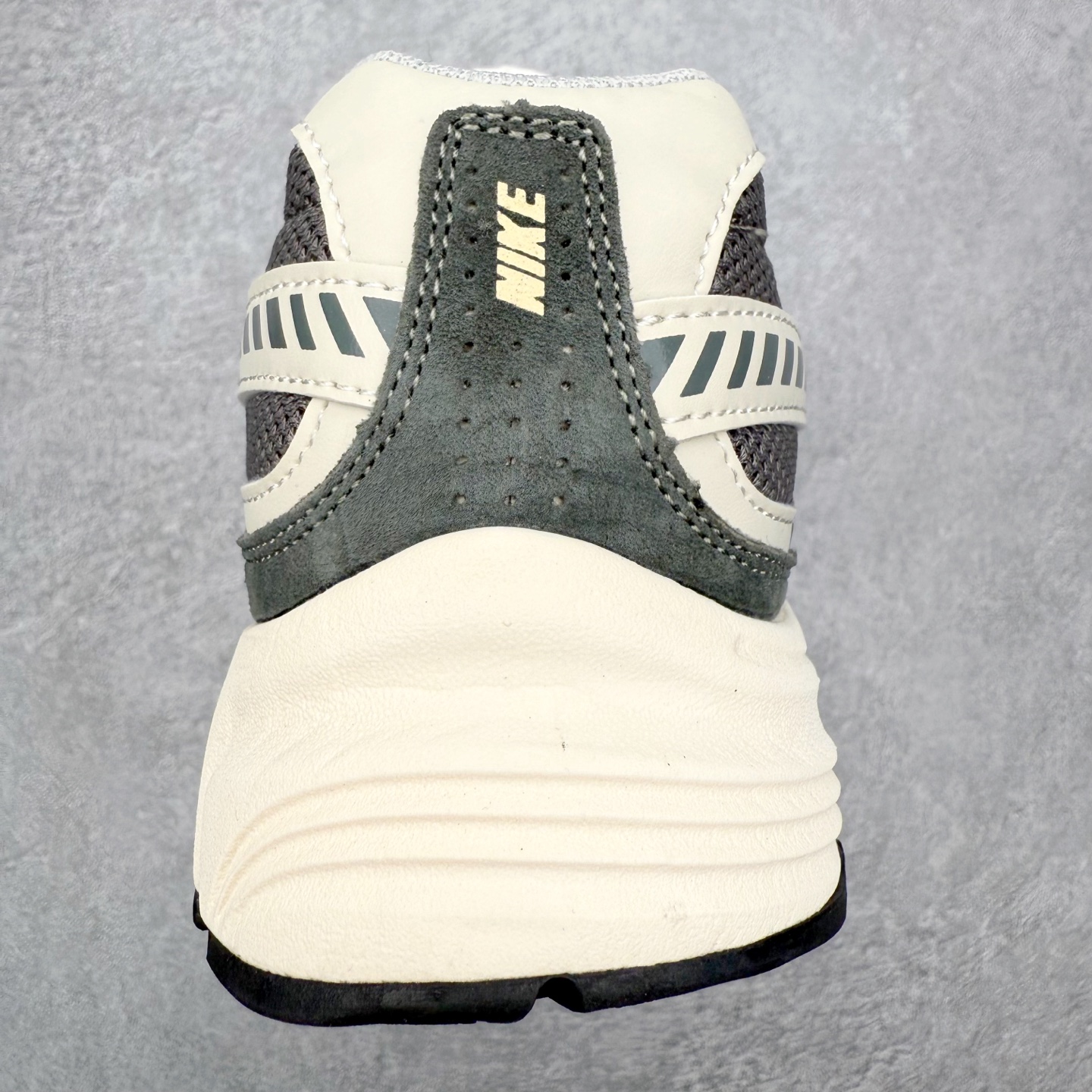 图片[8]-NK Initiator 创始者系列复古老爹鞋运动舒适复古网布合成革减震防滑耐磨低帮休闲跑步鞋 Ins爆火全新韩系古着风 回味经典 采用透气网眼鞋面和支撑覆盖层 自然运动设计的Phlyon中底用于缓冲 BRS 1000碳橡胶外底具有轻质柔韧性 牵引力和耐用性 尺码：36 36.5 37.5 38 38.5 39 40 40.5 41 42 42.5 43 44 45-选品中心