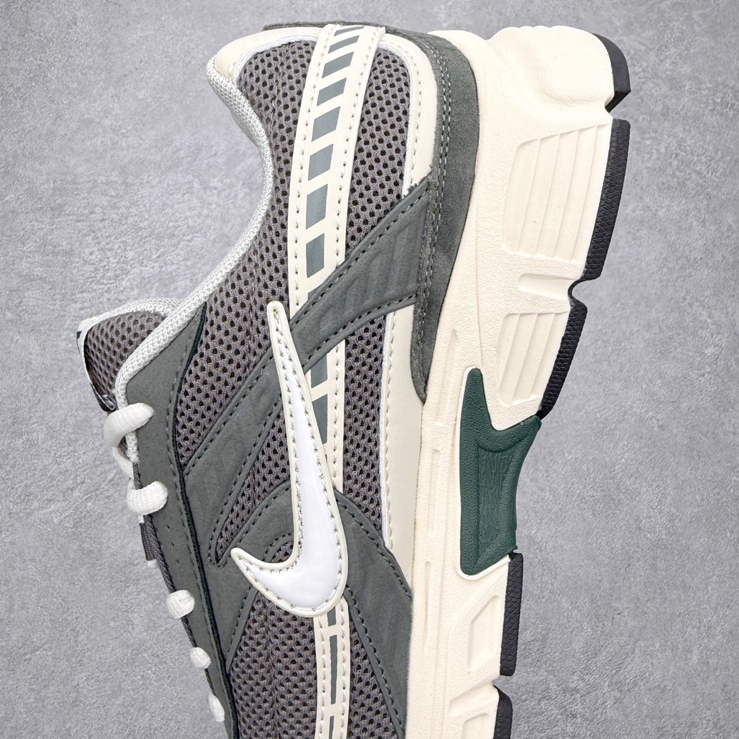 图片[7]-NK Initiator 创始者系列复古老爹鞋运动舒适复古网布合成革减震防滑耐磨低帮休闲跑步鞋 Ins爆火全新韩系古着风 回味经典 采用透气网眼鞋面和支撑覆盖层 自然运动设计的Phlyon中底用于缓冲 BRS 1000碳橡胶外底具有轻质柔韧性 牵引力和耐用性 尺码：36 36.5 37.5 38 38.5 39 40 40.5 41 42 42.5 43 44 45-选品中心