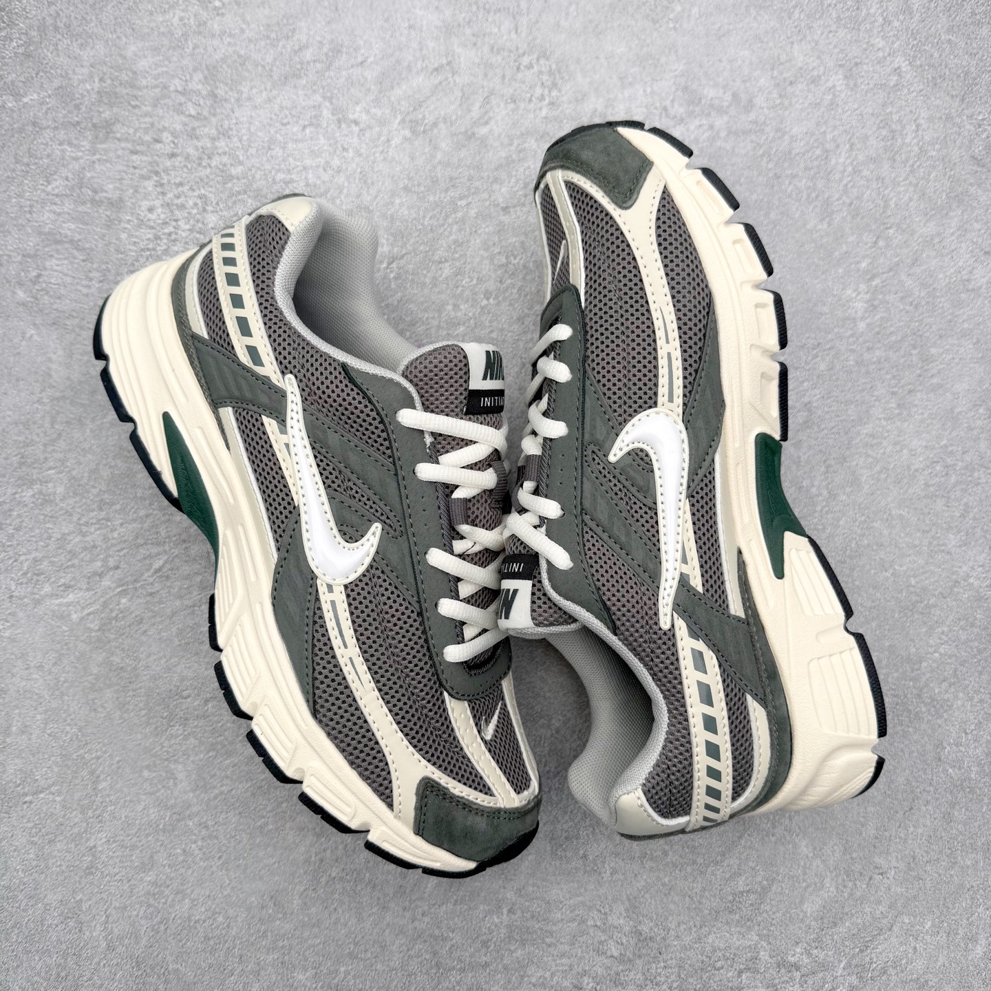 图片[3]-NK Initiator 创始者系列复古老爹鞋运动舒适复古网布合成革减震防滑耐磨低帮休闲跑步鞋 Ins爆火全新韩系古着风 回味经典 采用透气网眼鞋面和支撑覆盖层 自然运动设计的Phlyon中底用于缓冲 BRS 1000碳橡胶外底具有轻质柔韧性 牵引力和耐用性 尺码：36 36.5 37.5 38 38.5 39 40 40.5 41 42 42.5 43 44 45-选品中心