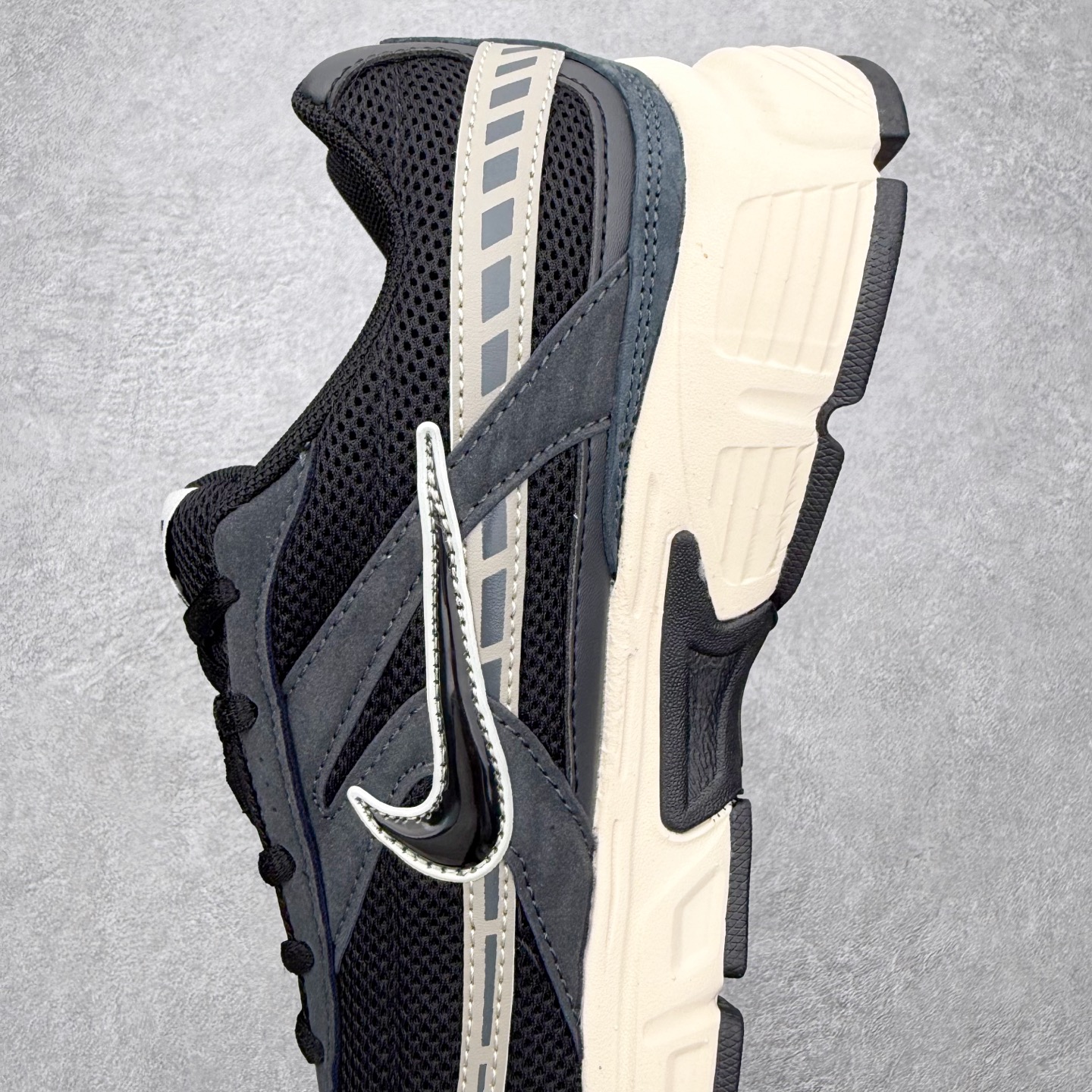 图片[7]-NK Initiator 创始者系列复古老爹鞋运动舒适复古网布合成革减震防滑耐磨低帮休闲跑步鞋 Ins爆火全新韩系古着风 回味经典 采用透气网眼鞋面和支撑覆盖层 自然运动设计的Phlyon中底用于缓冲 BRS 1000碳橡胶外底具有轻质柔韧性 牵引力和耐用性 尺码：36 36.5 37.5 38 38.5 39 40 40.5 41 42 42.5 43 44 45-选品中心