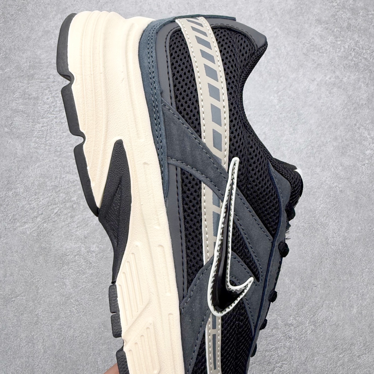 图片[6]-NK Initiator 创始者系列复古老爹鞋运动舒适复古网布合成革减震防滑耐磨低帮休闲跑步鞋 Ins爆火全新韩系古着风 回味经典 采用透气网眼鞋面和支撑覆盖层 自然运动设计的Phlyon中底用于缓冲 BRS 1000碳橡胶外底具有轻质柔韧性 牵引力和耐用性 尺码：36 36.5 37.5 38 38.5 39 40 40.5 41 42 42.5 43 44 45-选品中心