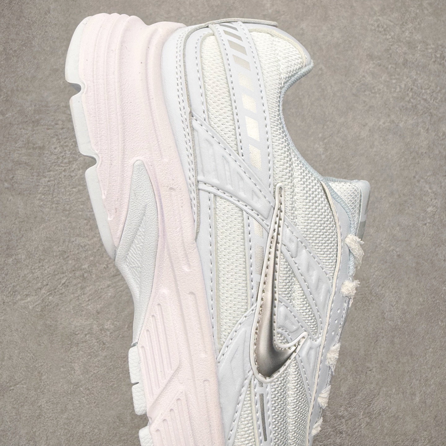 图片[6]-NK Initiator 创始者系列复古老爹鞋运动舒适复古网布合成革减震防滑耐磨低帮休闲跑步鞋 Ins爆火全新韩系古着风 回味经典 采用透气网眼鞋面和支撑覆盖层 自然运动设计的Phlyon中底用于缓冲 BRS 1000碳橡胶外底具有轻质柔韧性 牵引力和耐用性 尺码：36 36.5 37.5 38 38.5 39 40 40.5 41 42 42.5 43 44 45-选品中心