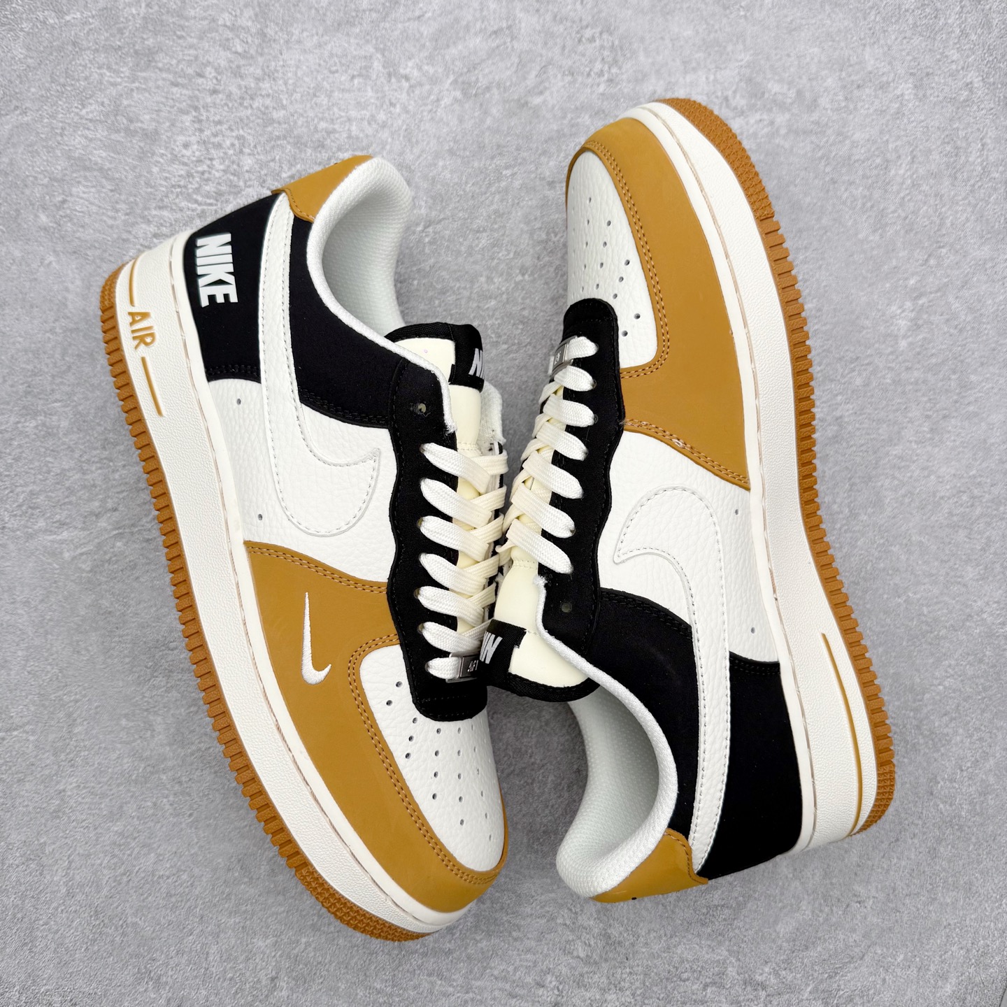 图片[3]-NK Air Force 1´07 Low 空军一号低帮百搭休闲运动板鞋 IH0687-700 柔软、弹性十足的缓震性能和出色的中底设计 横跨复古与现代的外型结合 造就出风靡全球 三十多年的Force 1 直到今天还深受青睐 实拍调校N版已经零色差零失真 百分百还原实物色彩所见即所得 不存在货不对板色差等低级问题 选购参考实物拍摄 不混卖不参货 只用心做好货严格选品 承诺混一赔十 尺码：36 36.5 37.5 38 38.5 39 40 40.5 41 42 42.5 43 44 44.5 45-选品中心