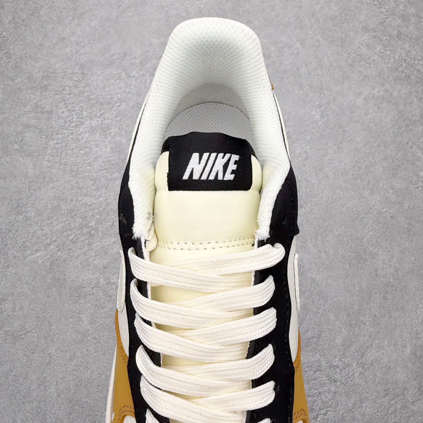 图片[5]-NK Air Force 1´07 Low 空军一号低帮百搭休闲运动板鞋 IH0687-700 柔软、弹性十足的缓震性能和出色的中底设计 横跨复古与现代的外型结合 造就出风靡全球 三十多年的Force 1 直到今天还深受青睐 实拍调校N版已经零色差零失真 百分百还原实物色彩所见即所得 不存在货不对板色差等低级问题 选购参考实物拍摄 不混卖不参货 只用心做好货严格选品 承诺混一赔十 尺码：36 36.5 37.5 38 38.5 39 40 40.5 41 42 42.5 43 44 44.5 45-选品中心