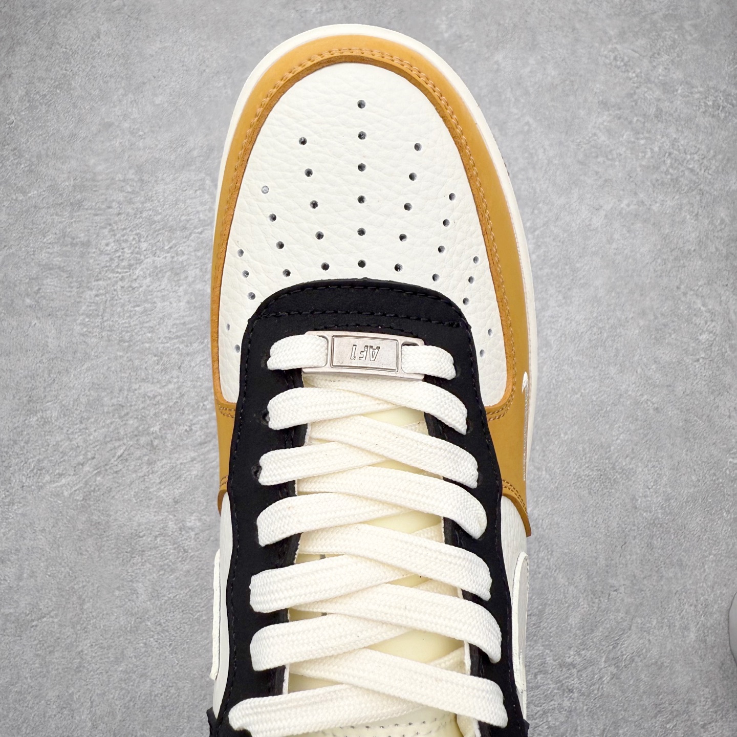 图片[4]-NK Air Force 1´07 Low 空军一号低帮百搭休闲运动板鞋 IH0687-700 柔软、弹性十足的缓震性能和出色的中底设计 横跨复古与现代的外型结合 造就出风靡全球 三十多年的Force 1 直到今天还深受青睐 实拍调校N版已经零色差零失真 百分百还原实物色彩所见即所得 不存在货不对板色差等低级问题 选购参考实物拍摄 不混卖不参货 只用心做好货严格选品 承诺混一赔十 尺码：36 36.5 37.5 38 38.5 39 40 40.5 41 42 42.5 43 44 44.5 45-选品中心