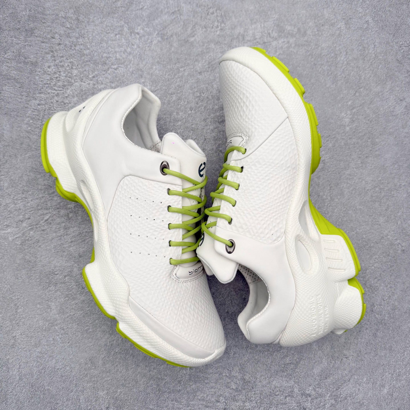 图片[3]-ECCO爱步跑步鞋百搭舒适 秋冬新款厚底休闲运动鞋男鞋 灵动系列 黄景瑜同款 品质牛皮鞋面，轻盈柔韧 具有良好的透气性 细腻柔软 简约系带设计 可自由调节松紧 贴合脚型 PU泡沫橡胶大底 抓地力强 具有良好的防滑耐磨性 时尚简约 休闲百搭 尺码：38 39 40 41 42 43 44 （皮鞋码）-选品中心