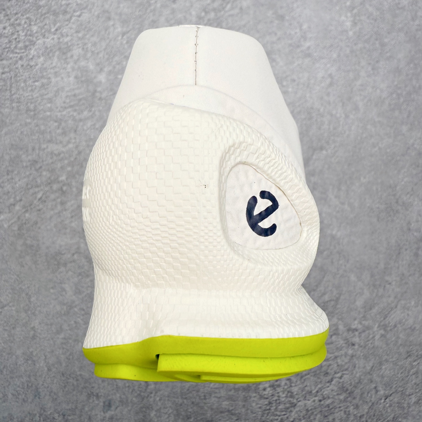 图片[8]-ECCO爱步跑步鞋百搭舒适 秋冬新款厚底休闲运动鞋男鞋 灵动系列 黄景瑜同款 品质牛皮鞋面，轻盈柔韧 具有良好的透气性 细腻柔软 简约系带设计 可自由调节松紧 贴合脚型 PU泡沫橡胶大底 抓地力强 具有良好的防滑耐磨性 时尚简约 休闲百搭 尺码：38 39 40 41 42 43 44 （皮鞋码）-选品中心