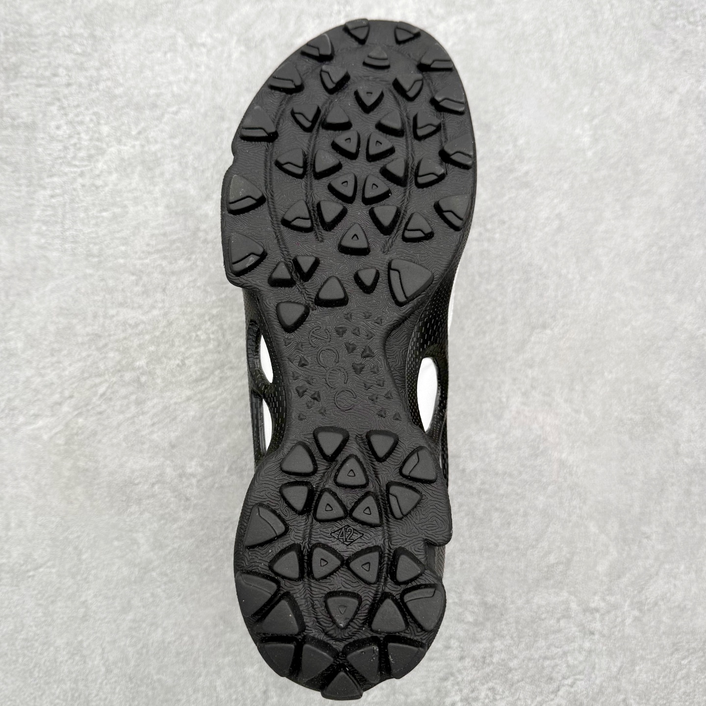 图片[9]-ECCO爱步跑步鞋百搭舒适 秋冬新款厚底休闲运动鞋男鞋 灵动系列 黄景瑜同款 品质牛皮鞋面，轻盈柔韧 具有良好的透气性 细腻柔软 简约系带设计 可自由调节松紧 贴合脚型 PU泡沫橡胶大底 抓地力强 具有良好的防滑耐磨性 时尚简约 休闲百搭 尺码：38 39 40 41 42 43 44 （皮鞋码）-选品中心