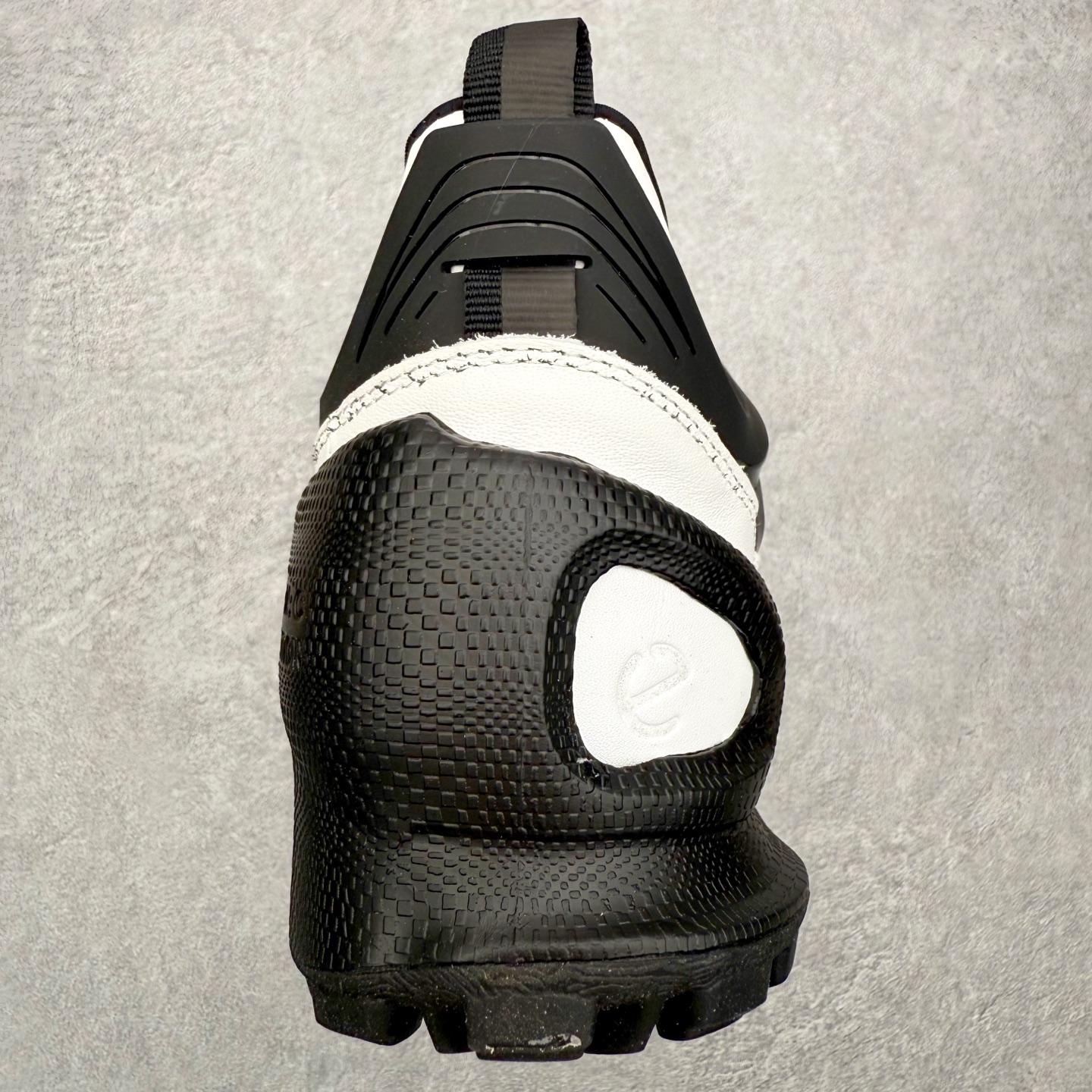 图片[8]-ECCO爱步跑步鞋百搭舒适 秋冬新款厚底休闲运动鞋男鞋 灵动系列 黄景瑜同款 品质牛皮鞋面，轻盈柔韧 具有良好的透气性 细腻柔软 简约系带设计 可自由调节松紧 贴合脚型 PU泡沫橡胶大底 抓地力强 具有良好的防滑耐磨性 时尚简约 休闲百搭 尺码：38 39 40 41 42 43 44 （皮鞋码）-选品中心