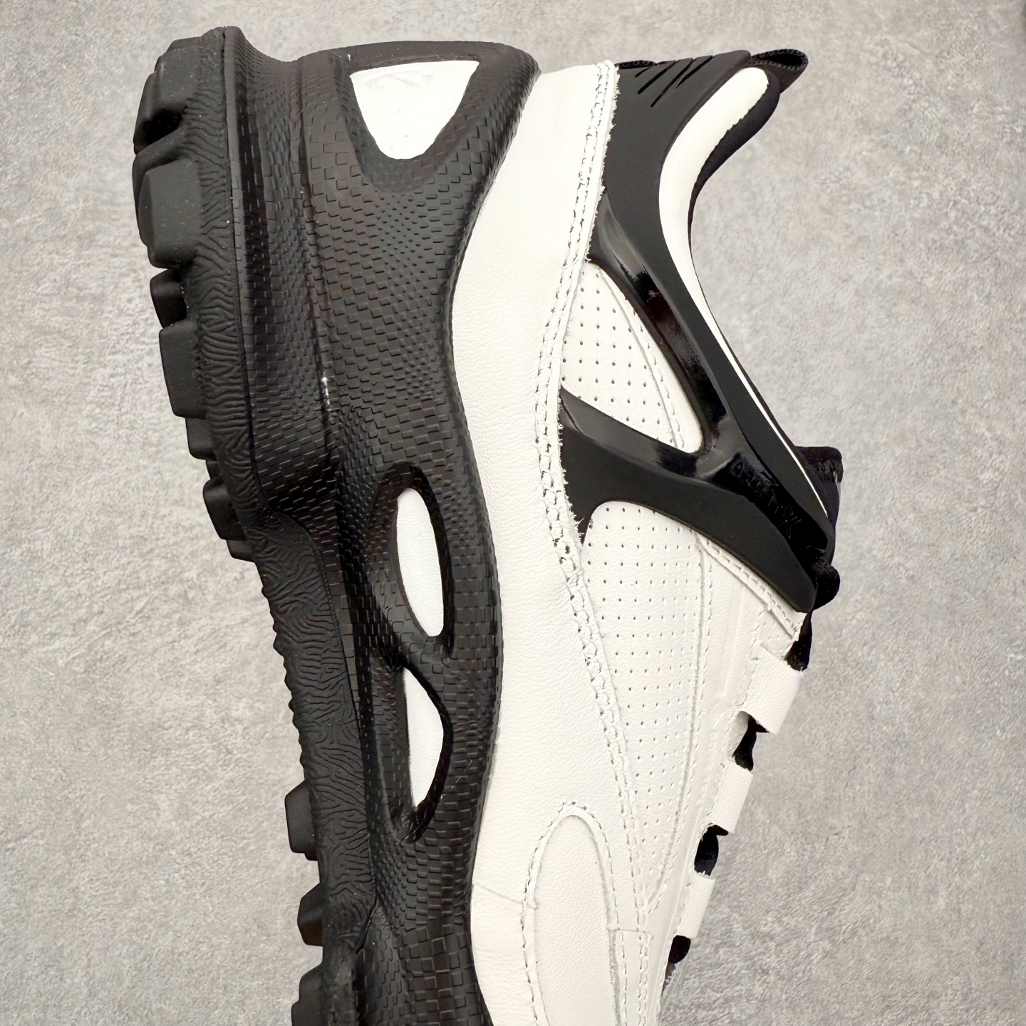 图片[6]-ECCO爱步跑步鞋百搭舒适 秋冬新款厚底休闲运动鞋男鞋 灵动系列 黄景瑜同款 品质牛皮鞋面，轻盈柔韧 具有良好的透气性 细腻柔软 简约系带设计 可自由调节松紧 贴合脚型 PU泡沫橡胶大底 抓地力强 具有良好的防滑耐磨性 时尚简约 休闲百搭 尺码：38 39 40 41 42 43 44 （皮鞋码）-选品中心