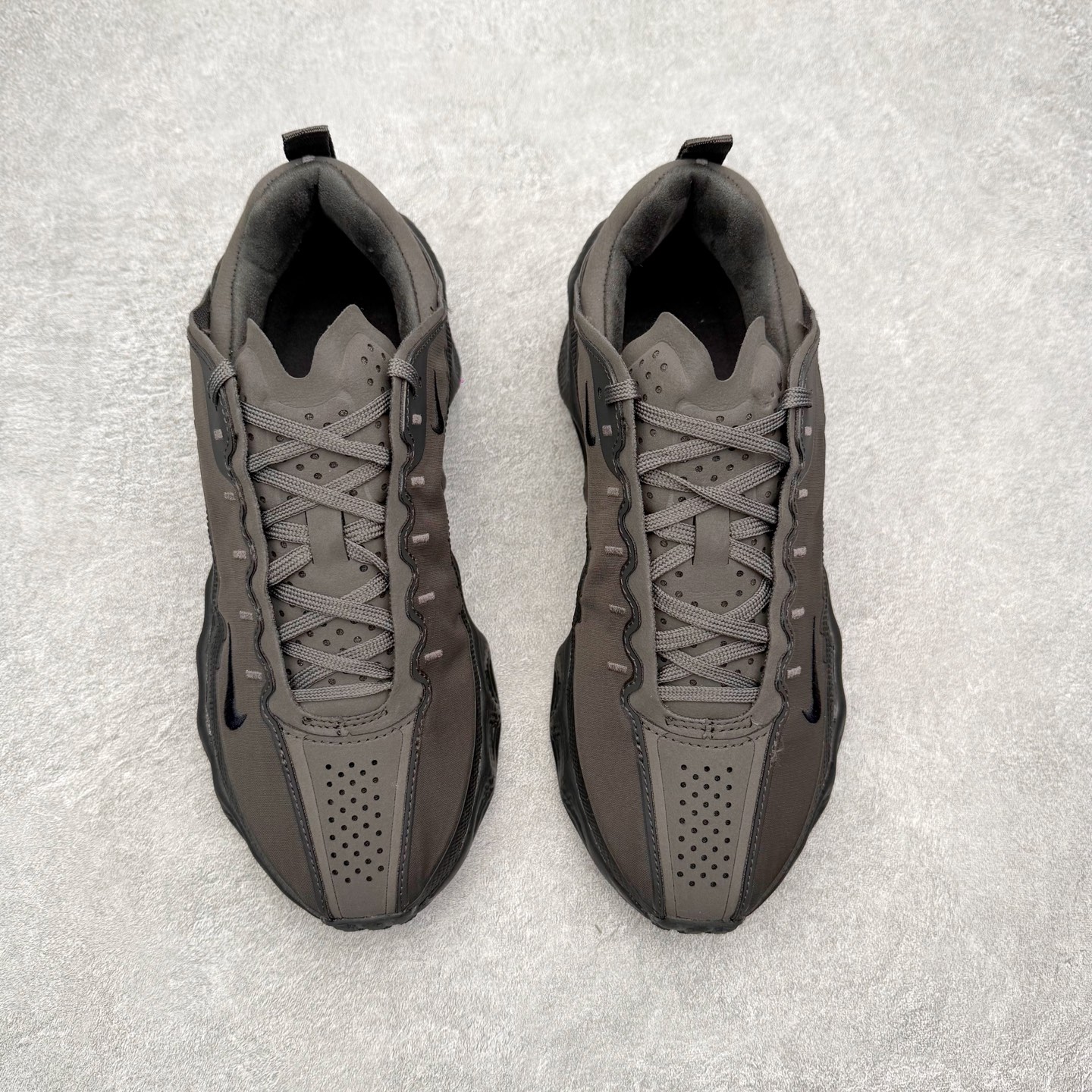 图片[2]-HYEIN SEO x NK Ava Rover 百搭舒适耐磨低帮跑步鞋 男女同款 流线型轮廓，通过轻薄物料鞋面结合 TPU 网格状支撑示人，增厚的中底材质选用 ReactX 加持，华夫外底收尾。鞋垫与后跟鞋提，克制点缀 Hyein Seo 字样。鞋垫与鞋提则采用菱形格纹的变化元素呈现。实拍调校N版已经零色差零失真 百分百还原实物色彩所见即所得 不存在货不对板色差等低级问题 选购参考实物拍摄 不混卖不参货 只用心做好货严格选品 承诺混一赔十 尺码：36 36.5 37.5 38 38.5 39 40 40.5 41 42 42.5 43 44 44.5 45-选品中心