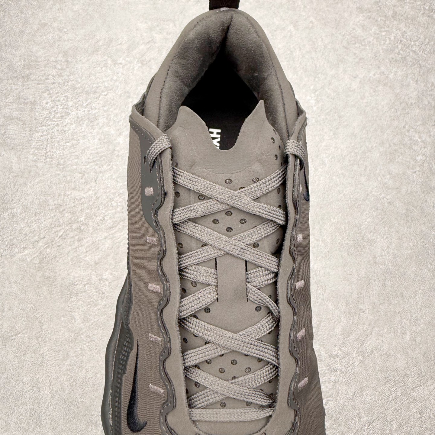 图片[5]-HYEIN SEO x NK Ava Rover 百搭舒适耐磨低帮跑步鞋 男女同款 流线型轮廓，通过轻薄物料鞋面结合 TPU 网格状支撑示人，增厚的中底材质选用 ReactX 加持，华夫外底收尾。鞋垫与后跟鞋提，克制点缀 Hyein Seo 字样。鞋垫与鞋提则采用菱形格纹的变化元素呈现。实拍调校N版已经零色差零失真 百分百还原实物色彩所见即所得 不存在货不对板色差等低级问题 选购参考实物拍摄 不混卖不参货 只用心做好货严格选品 承诺混一赔十 尺码：36 36.5 37.5 38 38.5 39 40 40.5 41 42 42.5 43 44 44.5 45-选品中心